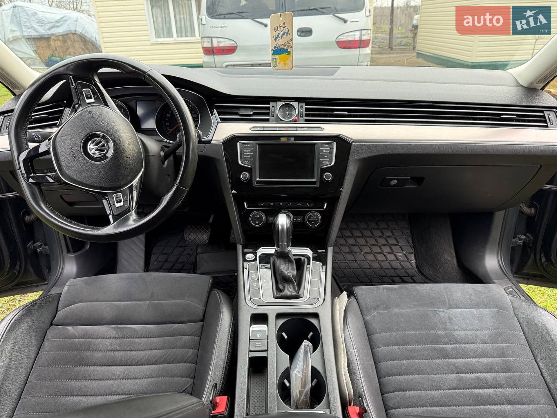 Volkswagen Passat 2016 VIN WVWZZZ3CZHP001340 фото оголошення 12 з 19