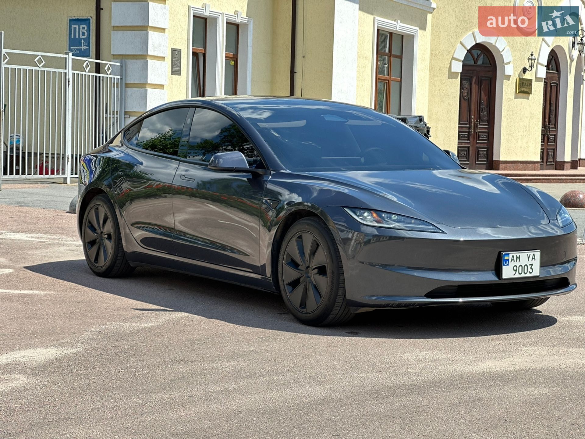 Tesla Model 3 2024 VIN 5YJ3E1EA8RF726287 фото оголошення 3 з 18