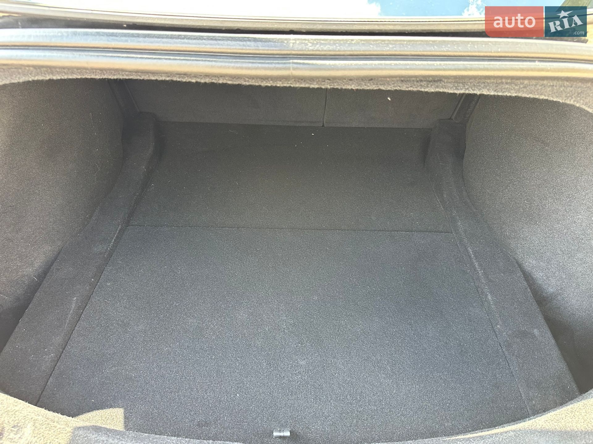 Tesla Model 3 2024 VIN 5YJ3E1EA8RF726287 фото оголошення 9 з 18