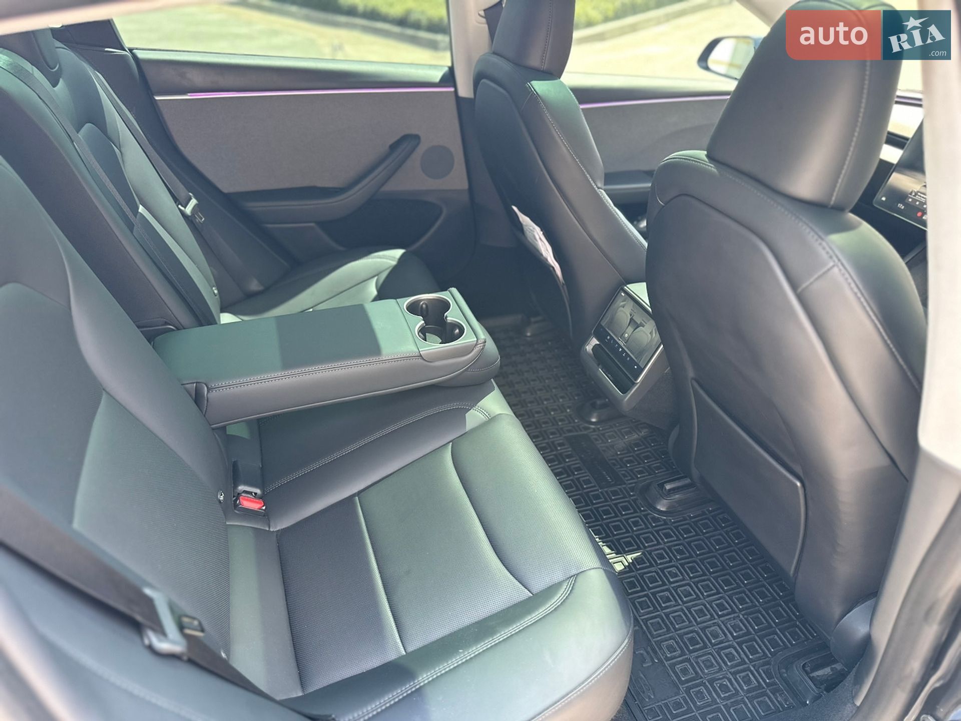 Tesla Model 3 2024 VIN 5YJ3E1EA8RF726287 фото оголошення 12 з 18