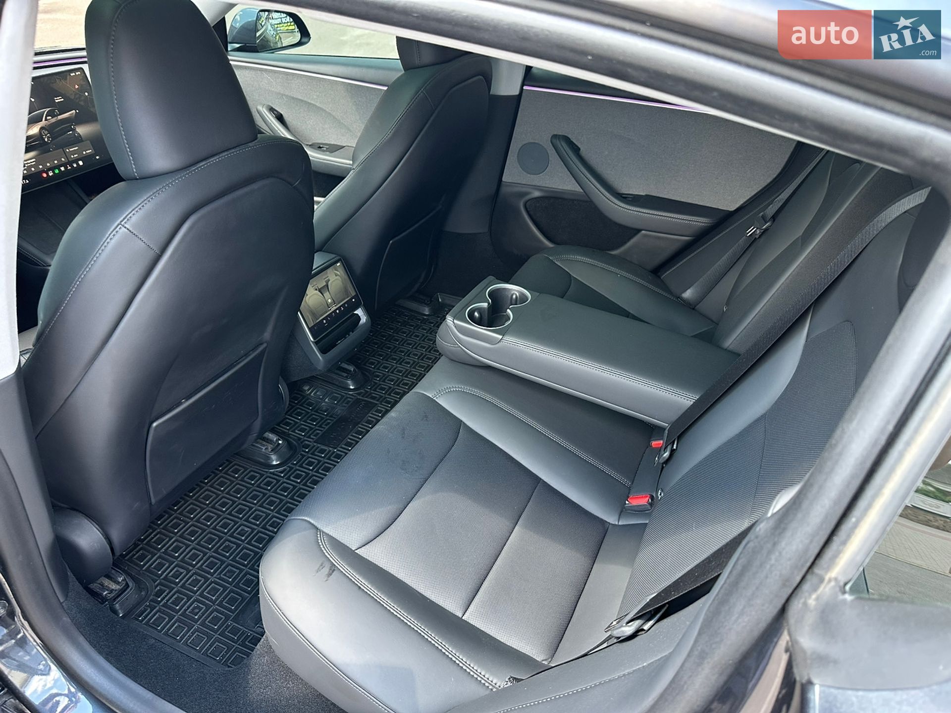 Tesla Model 3 2024 VIN 5YJ3E1EA8RF726287 фото оголошення 13 з 18