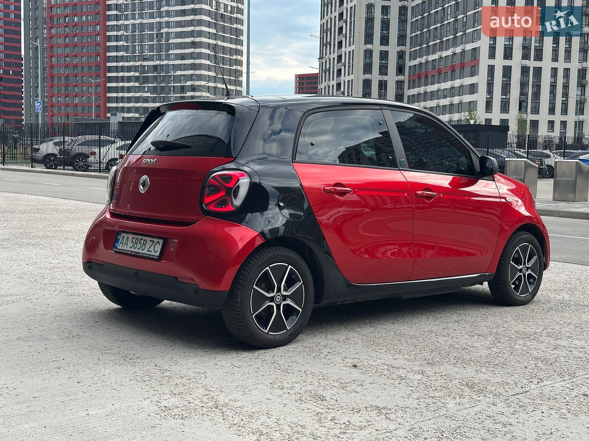Smart EQ Forfour 2021 VIN W1A4530911Y253867 фото оголошення 11 з 29