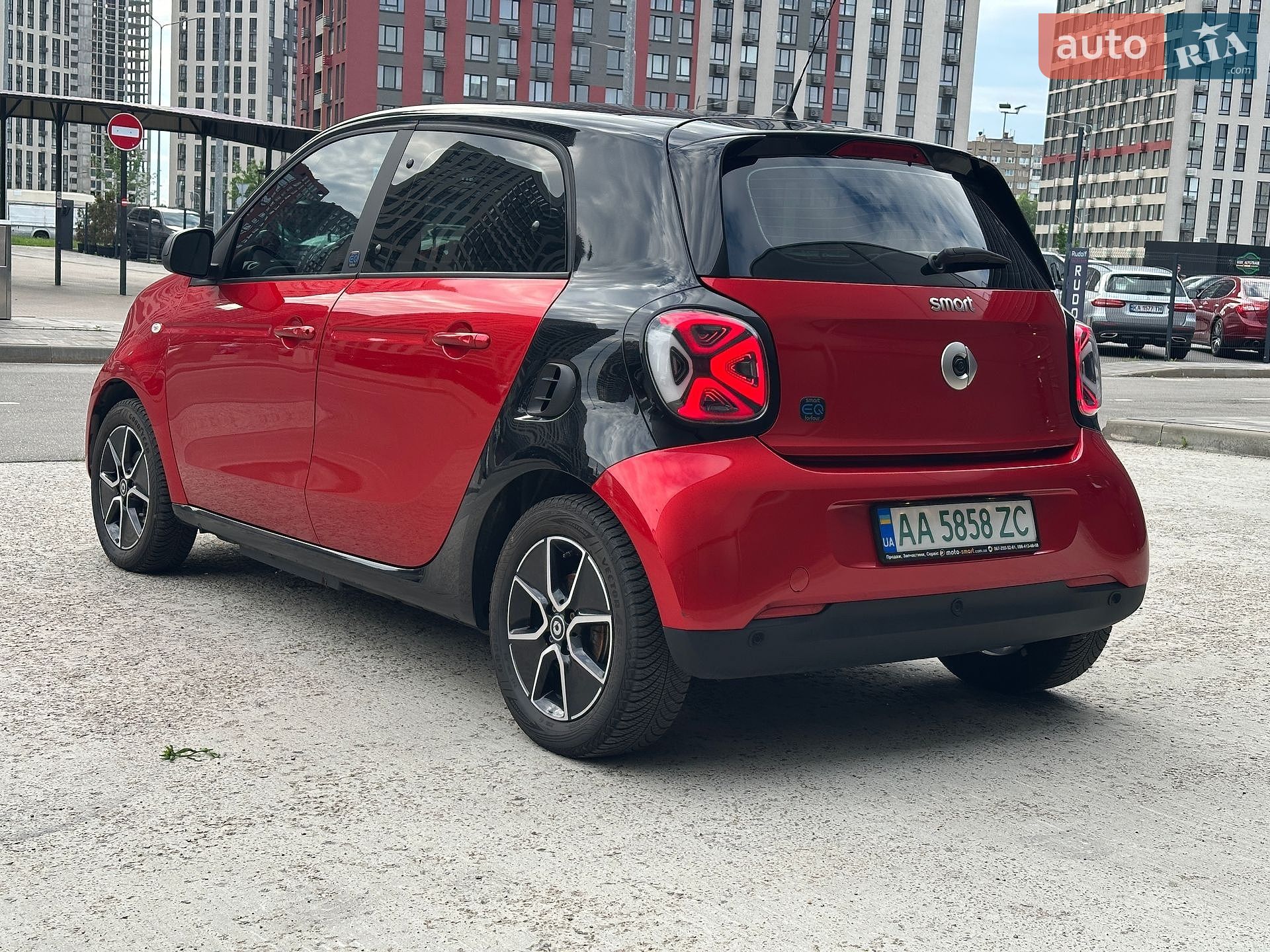 Smart EQ Forfour 2021 VIN W1A4530911Y253867 фото оголошення 13 з 29