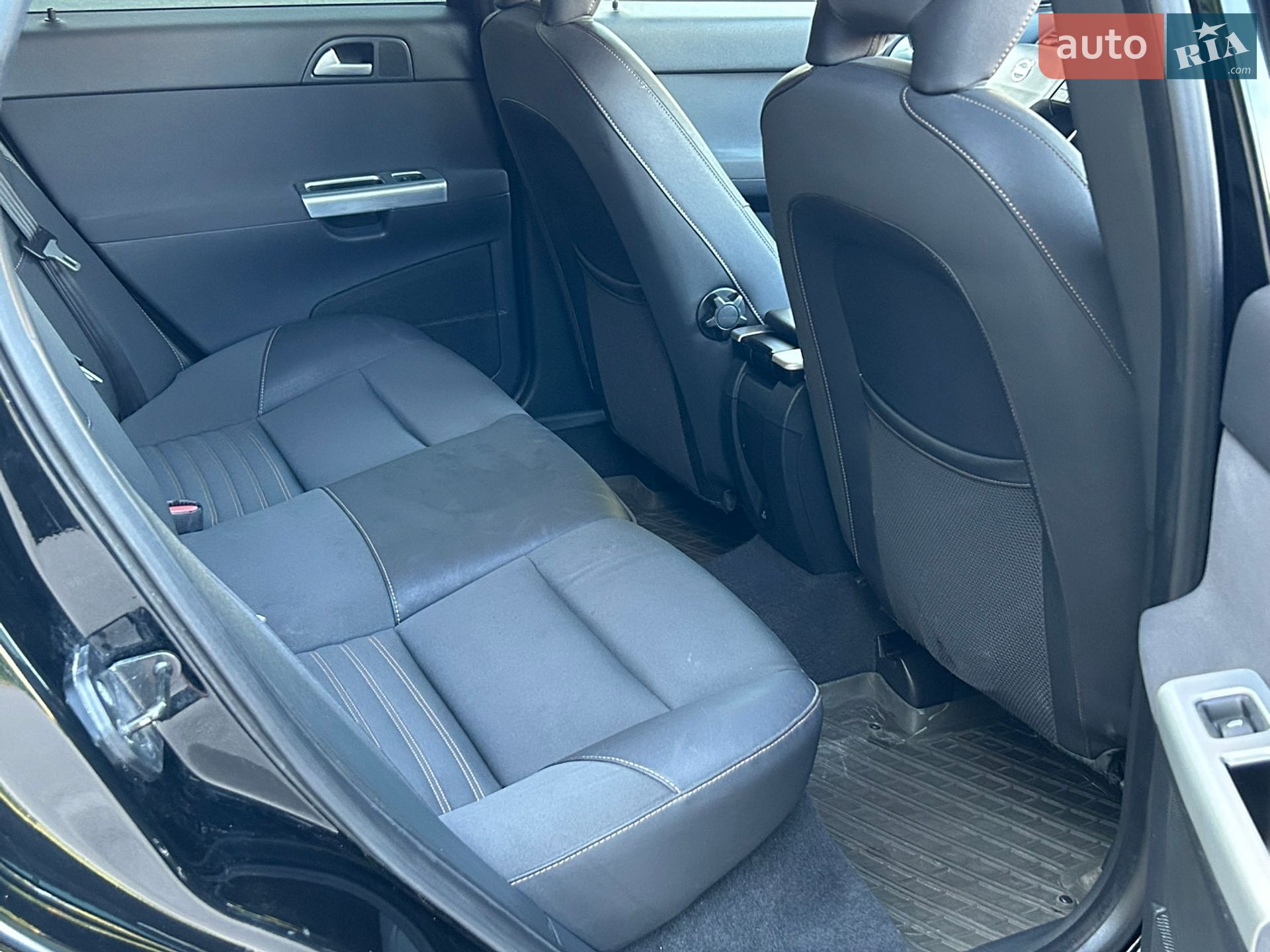 Volvo V50 2010 VIN YV1MW76F2A2565438 фото оголошення 15 з 18