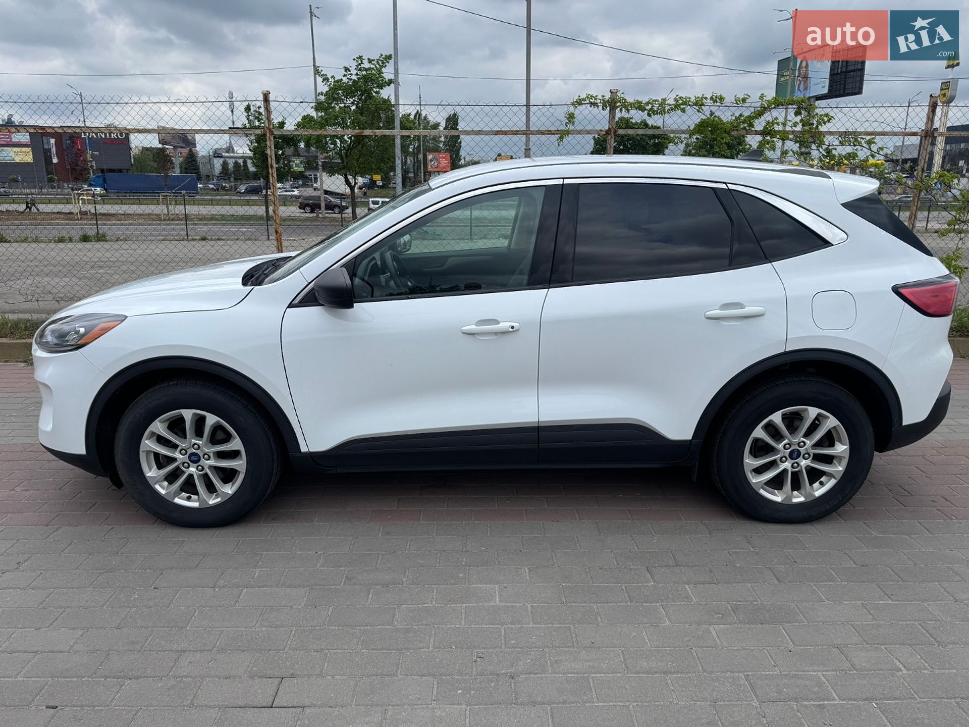 Ford Escape 2022 VIN 1FMCU9G62NUB16392 фото оголошення 13 з 28
