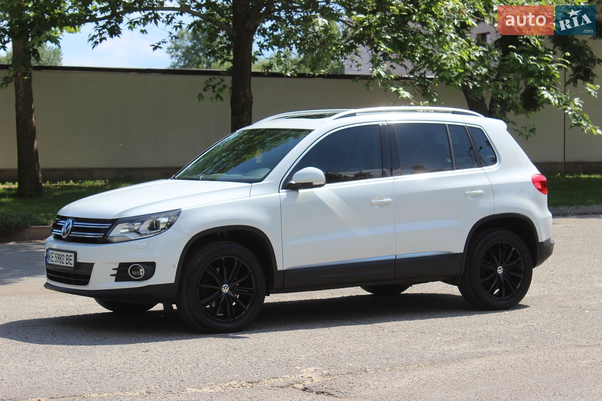 Volkswagen Tiguan 2015 VIN WVGZZZ5NZGW037374 фото оголошення 2 з 58