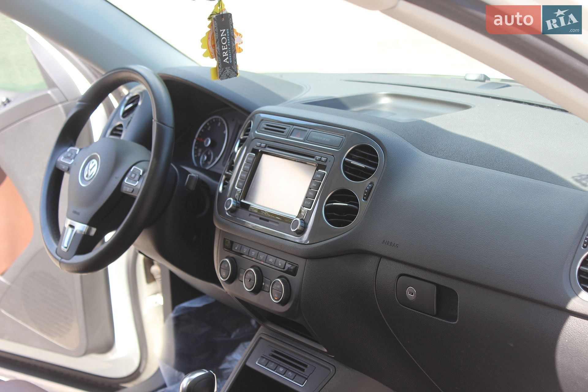 Volkswagen Tiguan 2015 VIN WVGZZZ5NZGW037374 фото оголошення 42 з 58