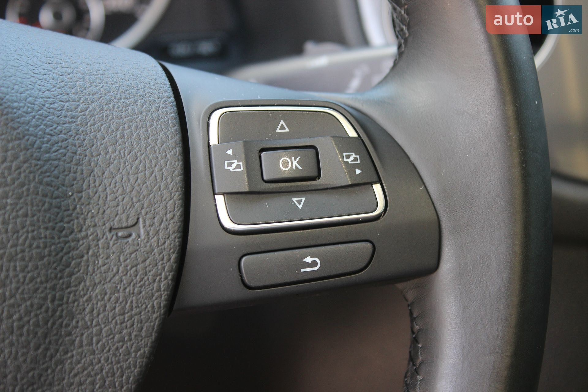 Volkswagen Tiguan 2015 VIN WVGZZZ5NZGW037374 фото оголошення 46 з 58