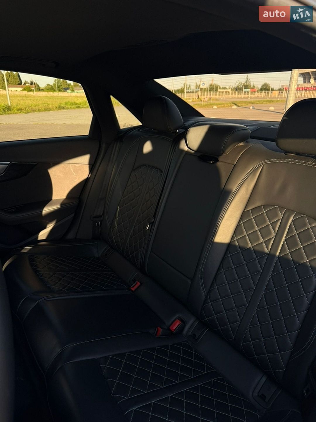 Audi S4 2019 VIN WAUB4AF41KA044595 фото оголошення 13 з 16