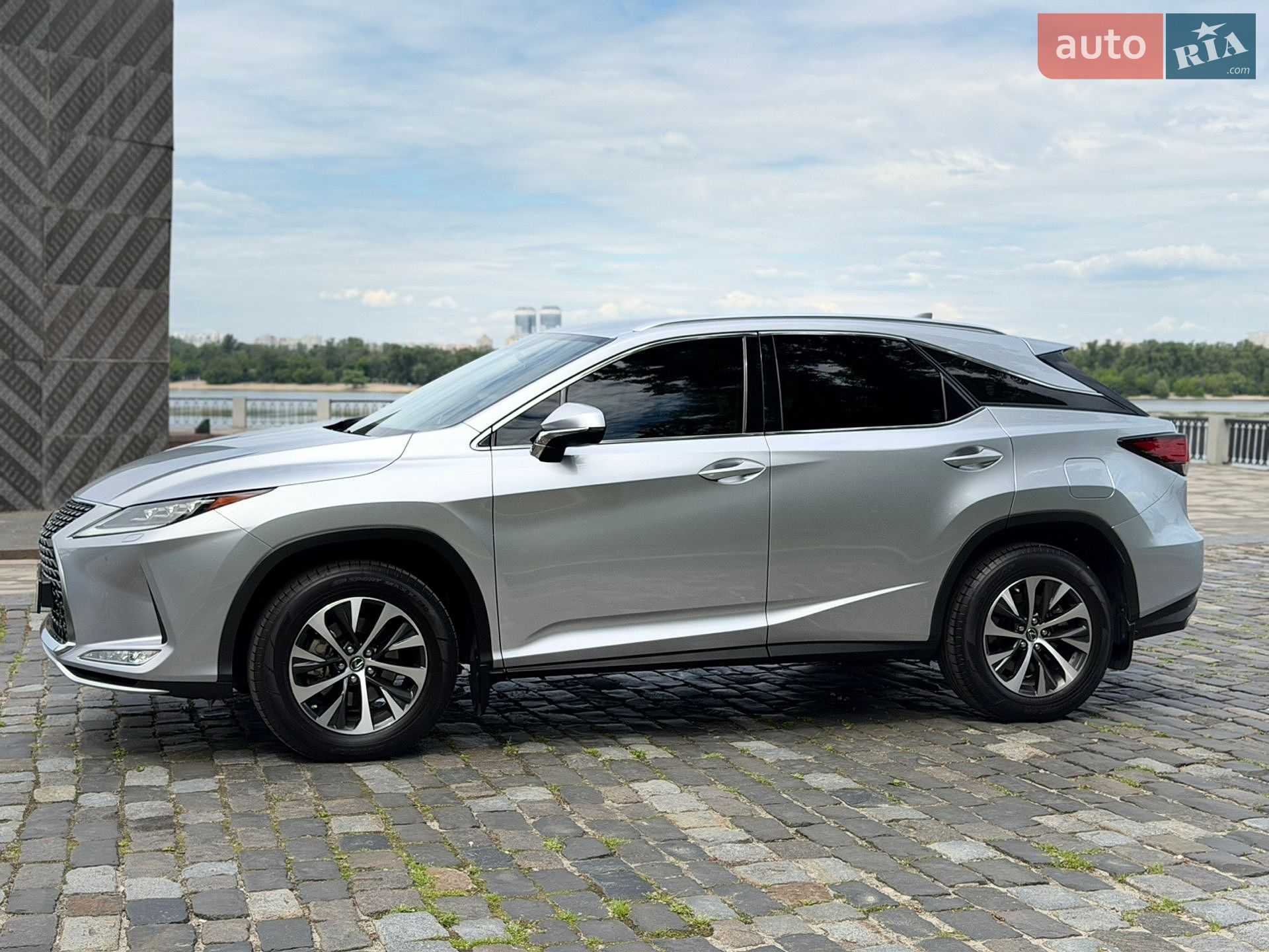 Lexus RX 2022 VIN JTJBAMCA002177070 фото оголошення 11 з 43