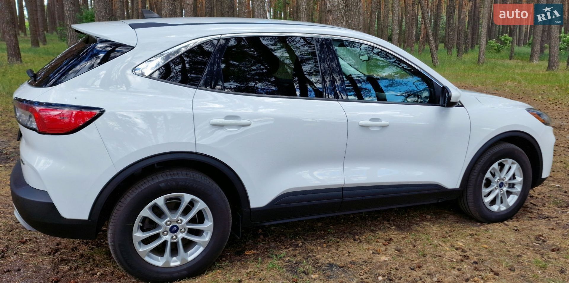 Ford Escape 2021 VIN 1FMCU9BZ9MUA86596 фото оголошення 2 з 13