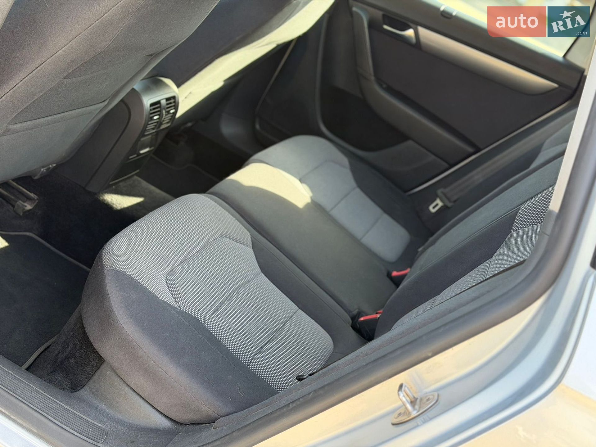 Volkswagen Passat 2012 VIN WVWZZZ3CZDE036680 фото оголошення 46 з 58