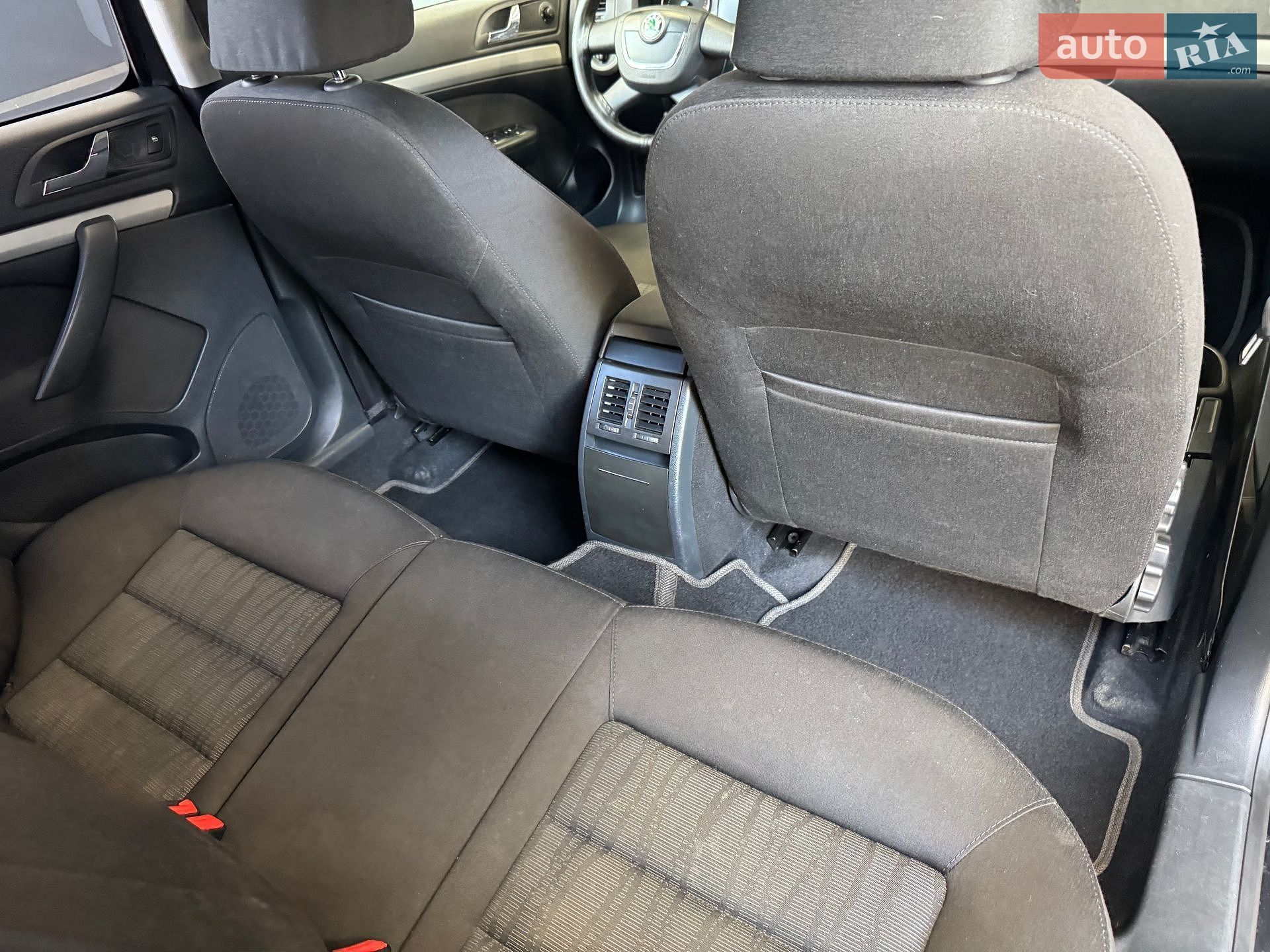 Skoda Octavia 2011 VIN TMBBK41Z3BB155429 фото оголошення 26 з 30