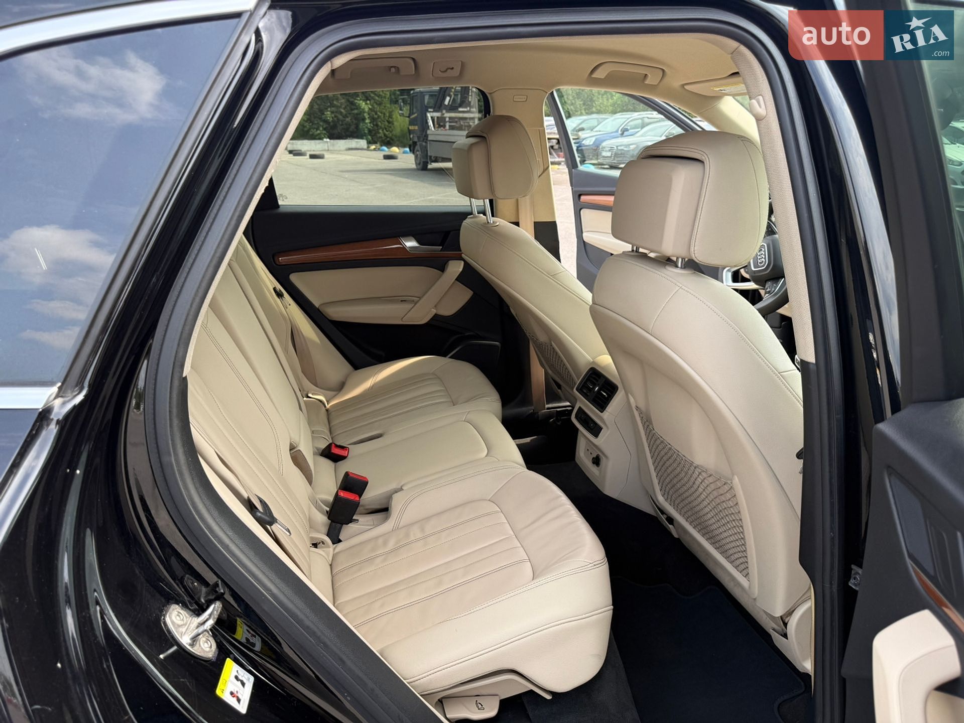 Audi Q5 2020 VIN WA1AAAFYXM2004808 фото оголошення 14 з 24