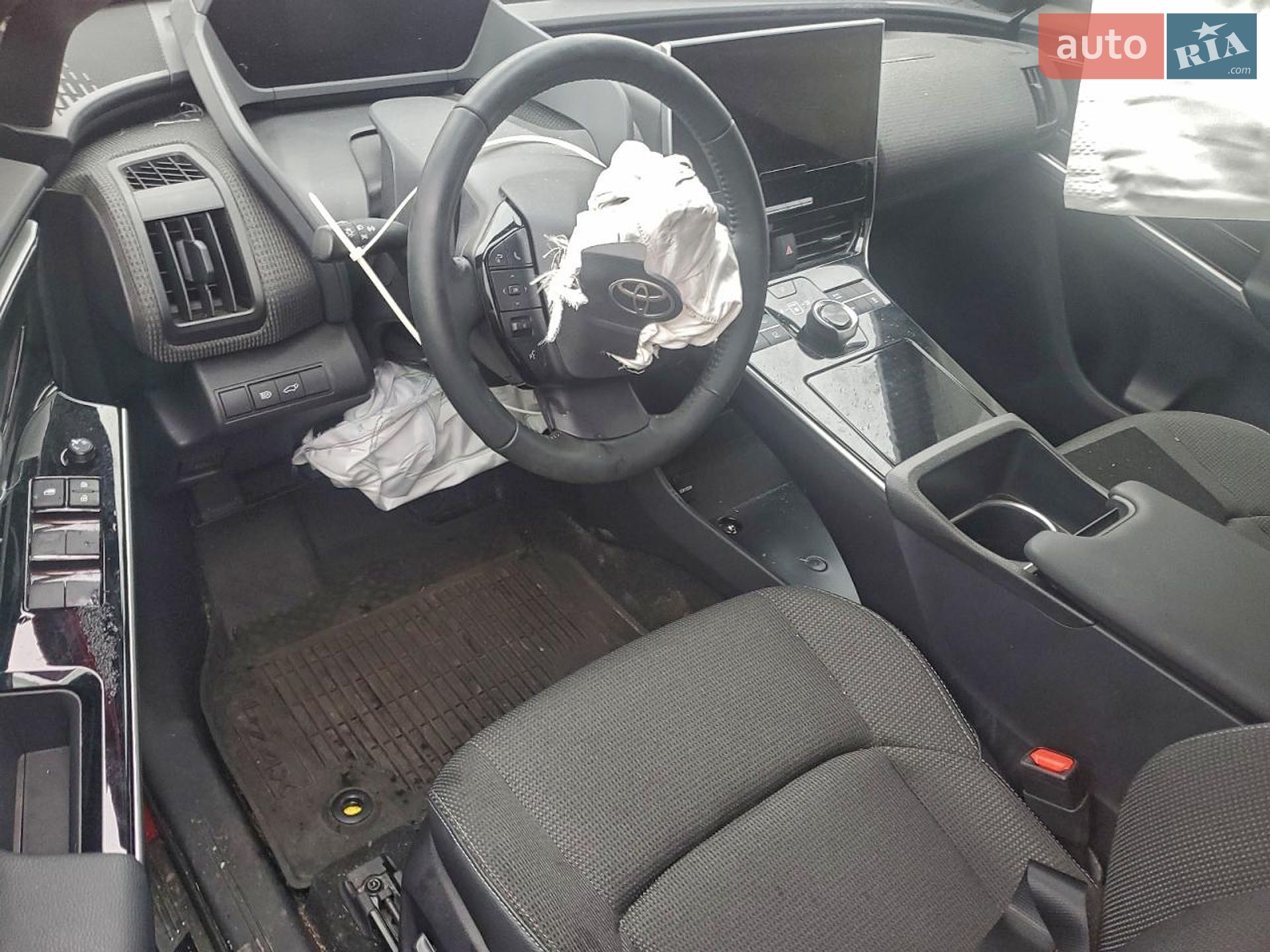 TOYOTA BZ4X 2024 VIN JTMAAAAA4RA051832 фото оголошення 8 з 13