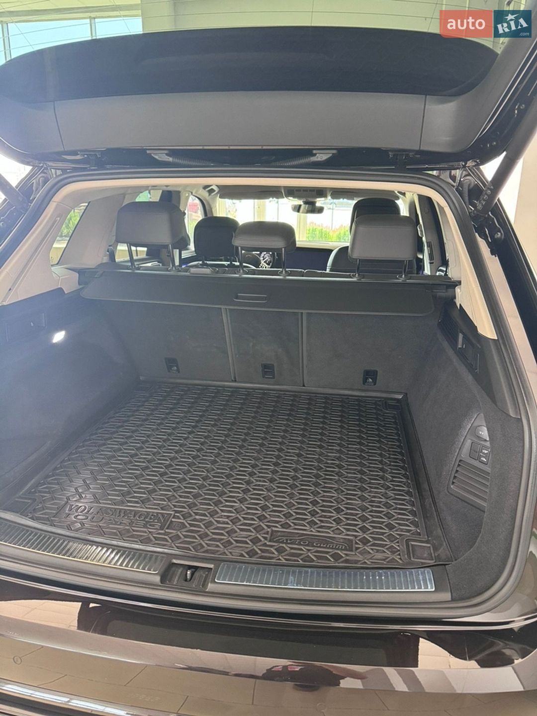 Volkswagen Touareg 2023 VIN WVGZZZCR5PD028256 фото оголошення 15 з 21