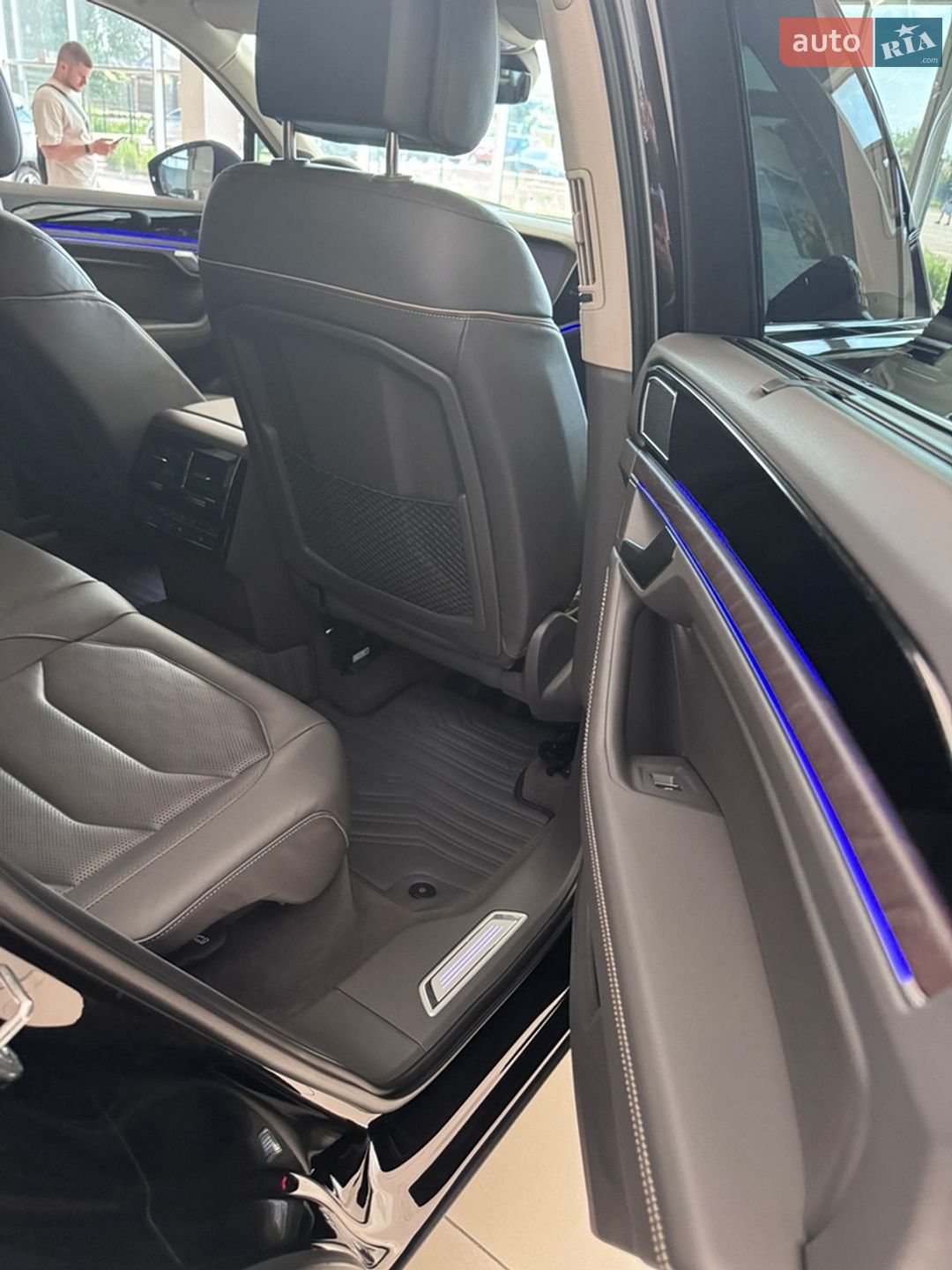 Volkswagen Touareg 2023 VIN WVGZZZCR5PD028256 фото оголошення 14 з 21