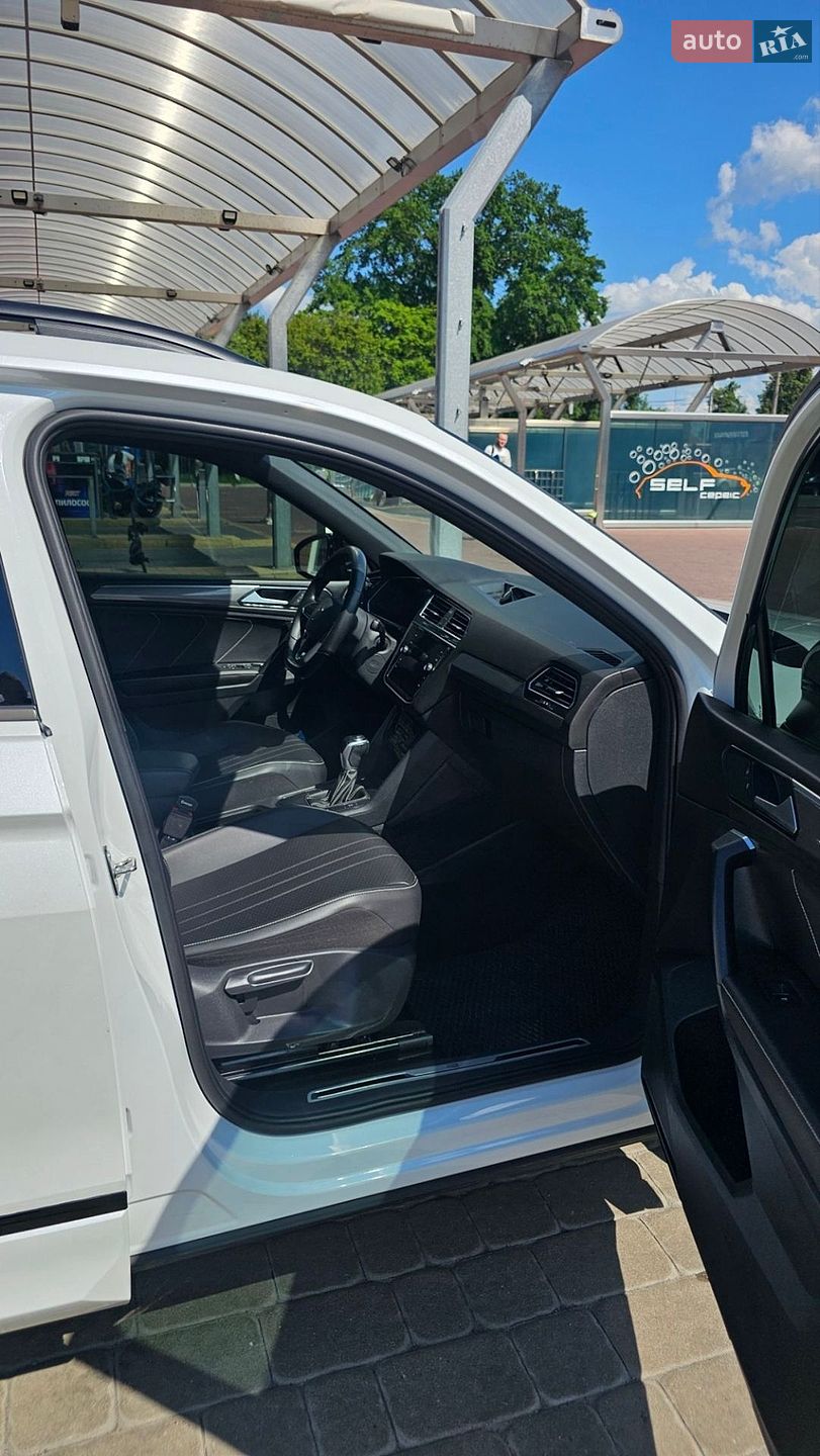 Volkswagen Tiguan Allspace 2022 VIN 3VVCB7AX5PM001665 фото оголошення 8 з 23