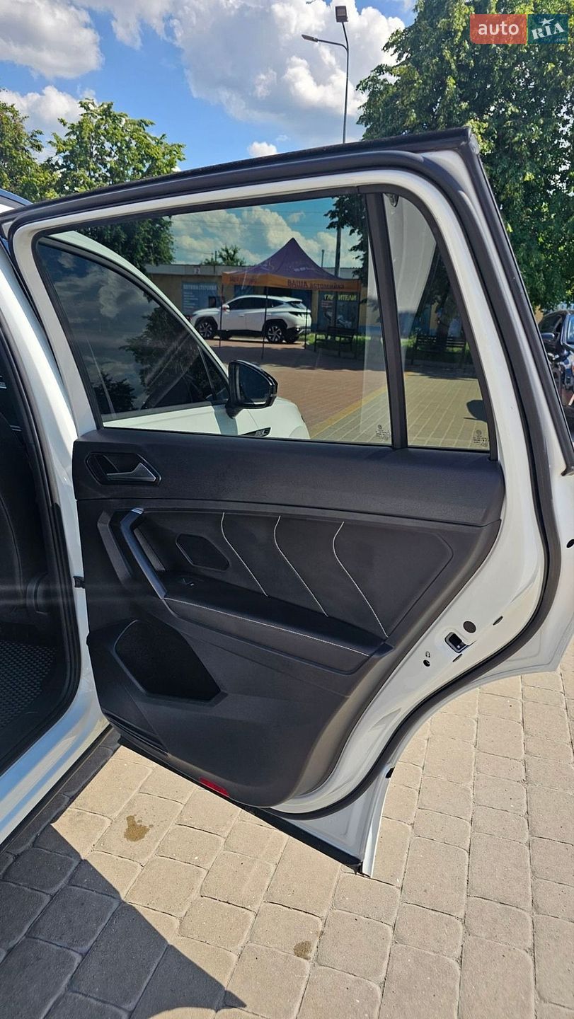 Volkswagen Tiguan Allspace 2022 VIN 3VVCB7AX5PM001665 фото оголошення 14 з 23