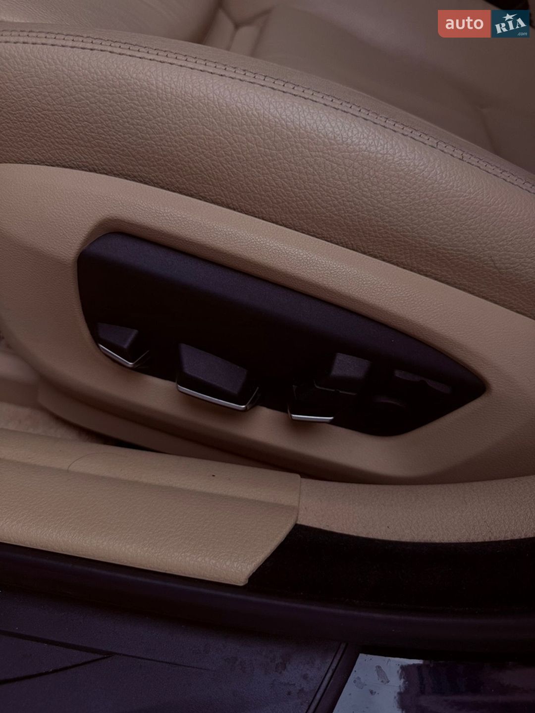 BMW 5 Series 2014 VIN WBA5B3C58FD543040 фото оголошення 22 з 45