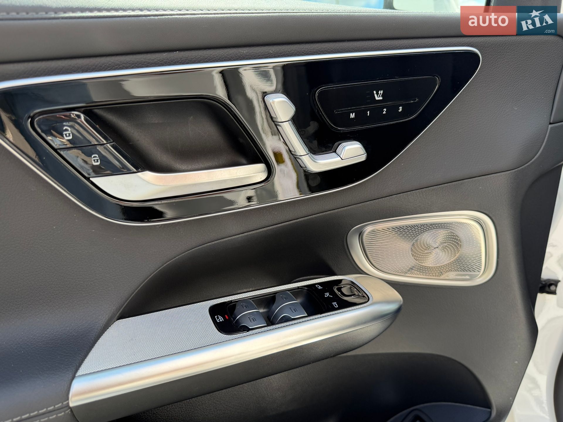 Mercedes-Benz GLC-Class 2024 VIN W1NKM4HB7RF193874 фото оголошення 19 з 39