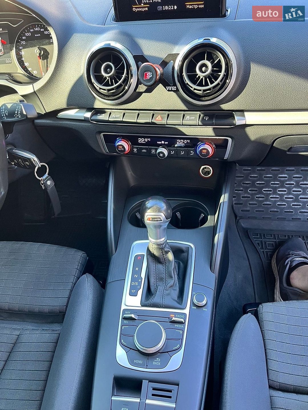 Audi A3 2015 VIN WAUZZZ8V0GA066292 фото оголошення 4 з 12