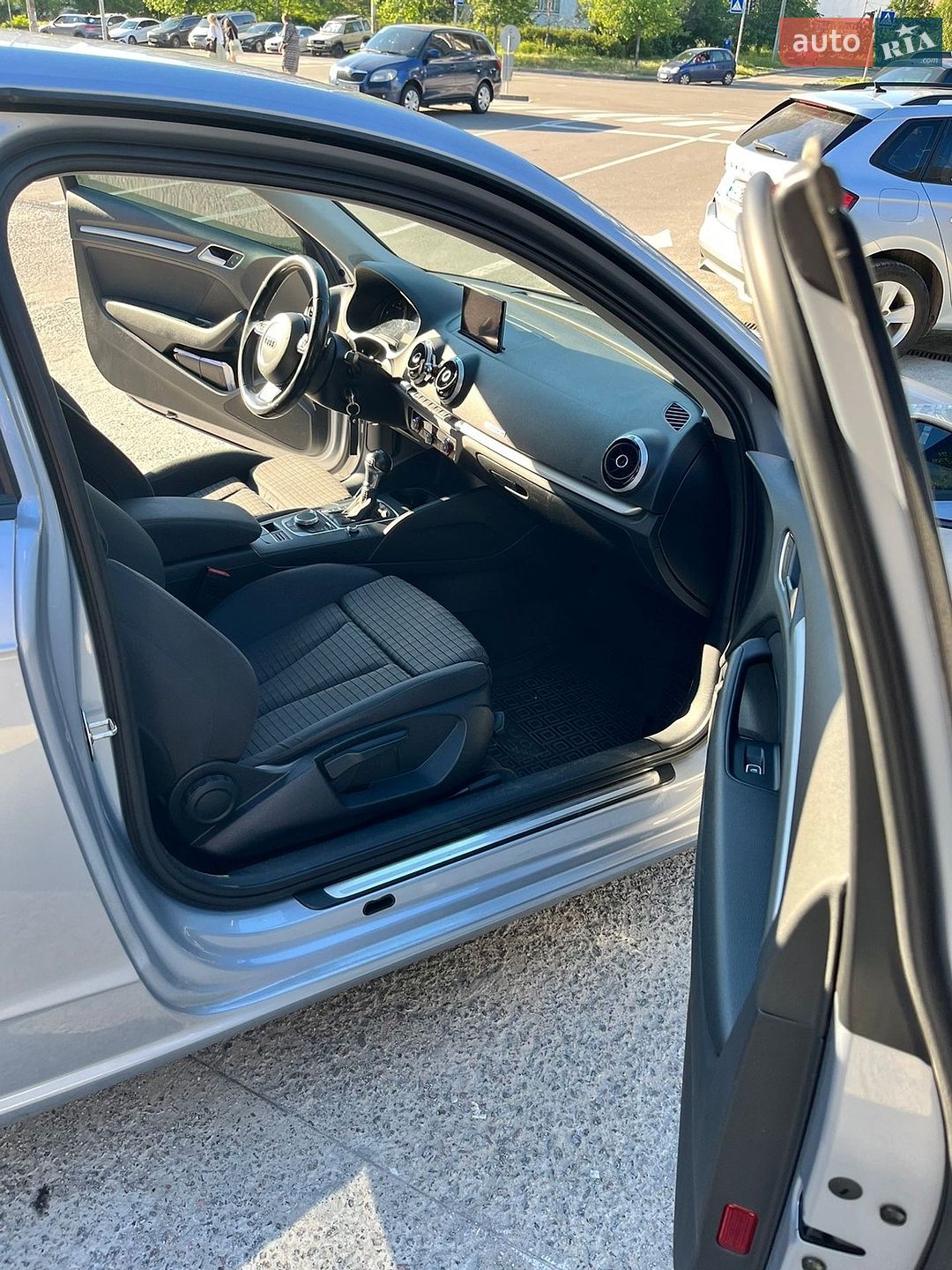 Audi A3 2015 VIN WAUZZZ8V0GA066292 фото оголошення 6 з 12
