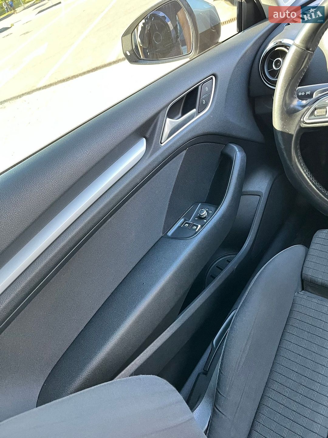 Audi A3 2015 VIN WAUZZZ8V0GA066292 фото оголошення 8 з 12