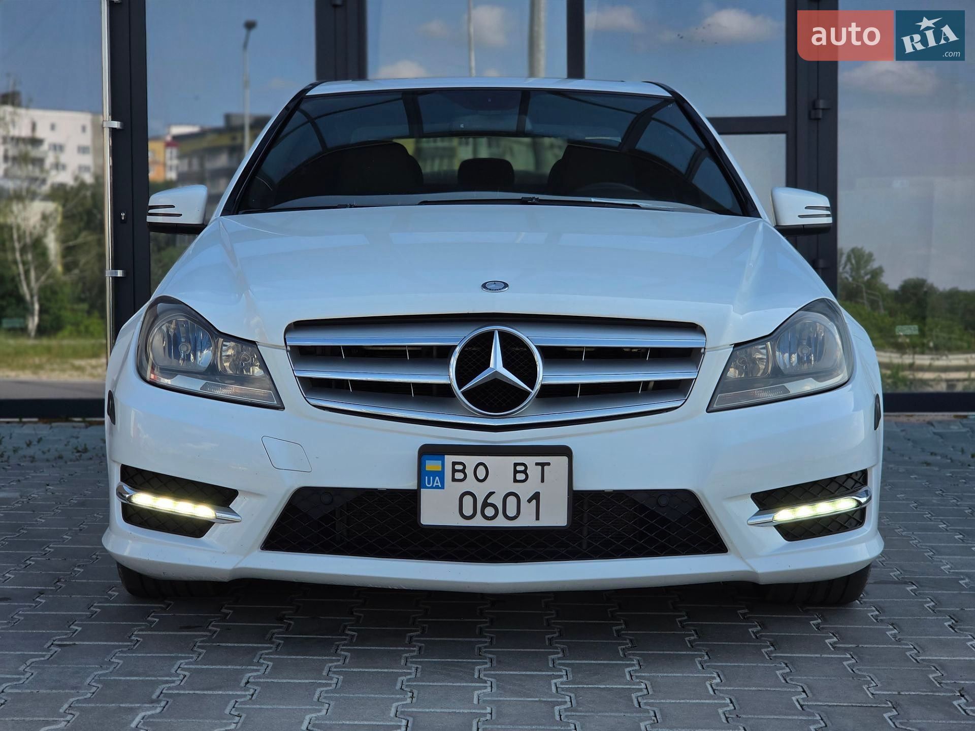 Mercedes-Benz C-Class 2012 VIN WDDGF8AB0DR263849 фото оголошення 3 з 46