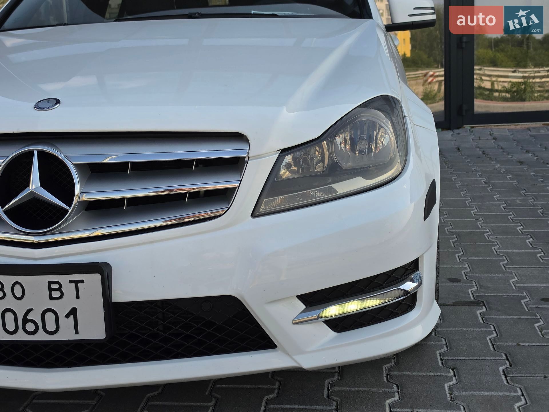 Mercedes-Benz C-Class 2012 VIN WDDGF8AB0DR263849 фото оголошення 9 з 46