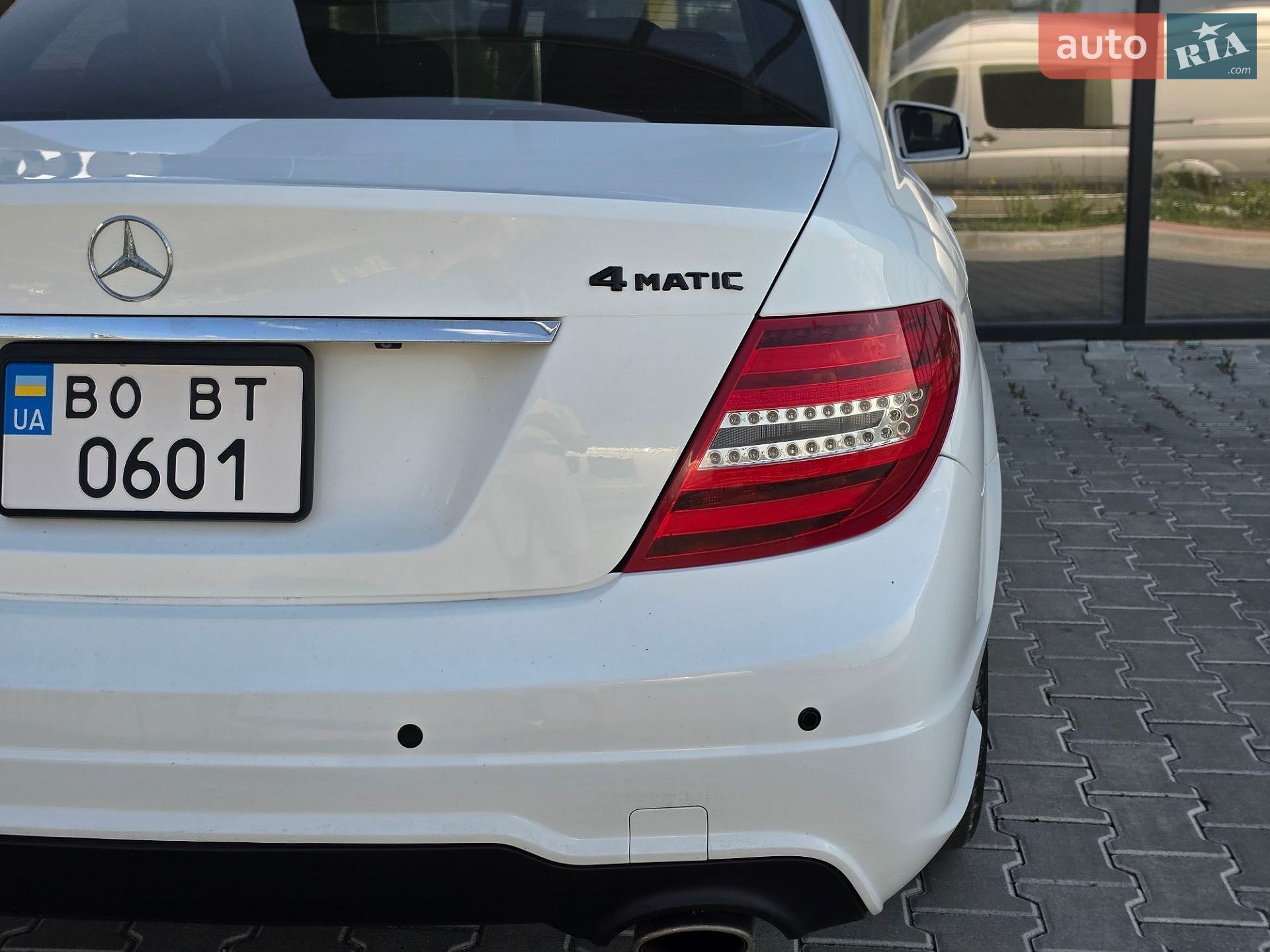 Mercedes-Benz C-Class 2012 VIN WDDGF8AB0DR263849 фото оголошення 12 з 46