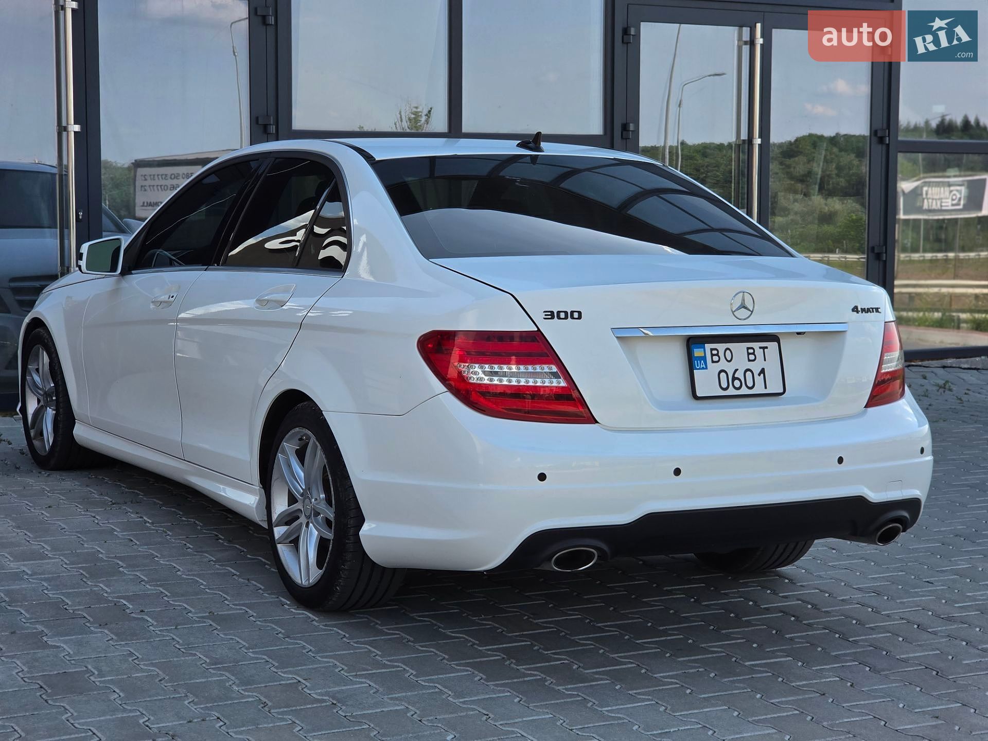 Mercedes-Benz C-Class 2012 VIN WDDGF8AB0DR263849 фото оголошення 17 з 46