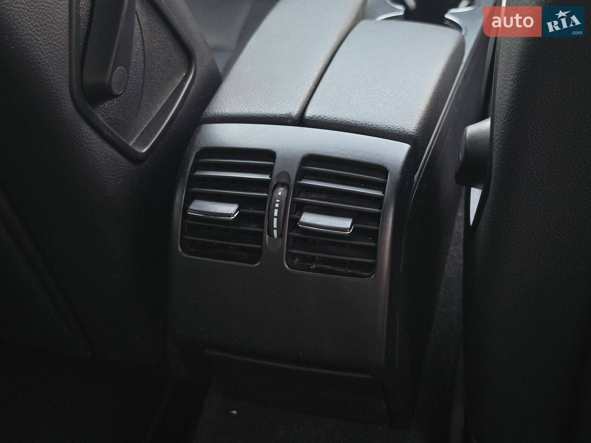 Mercedes-Benz C-Class 2012 VIN WDDGF8AB0DR263849 фото оголошення 30 з 46