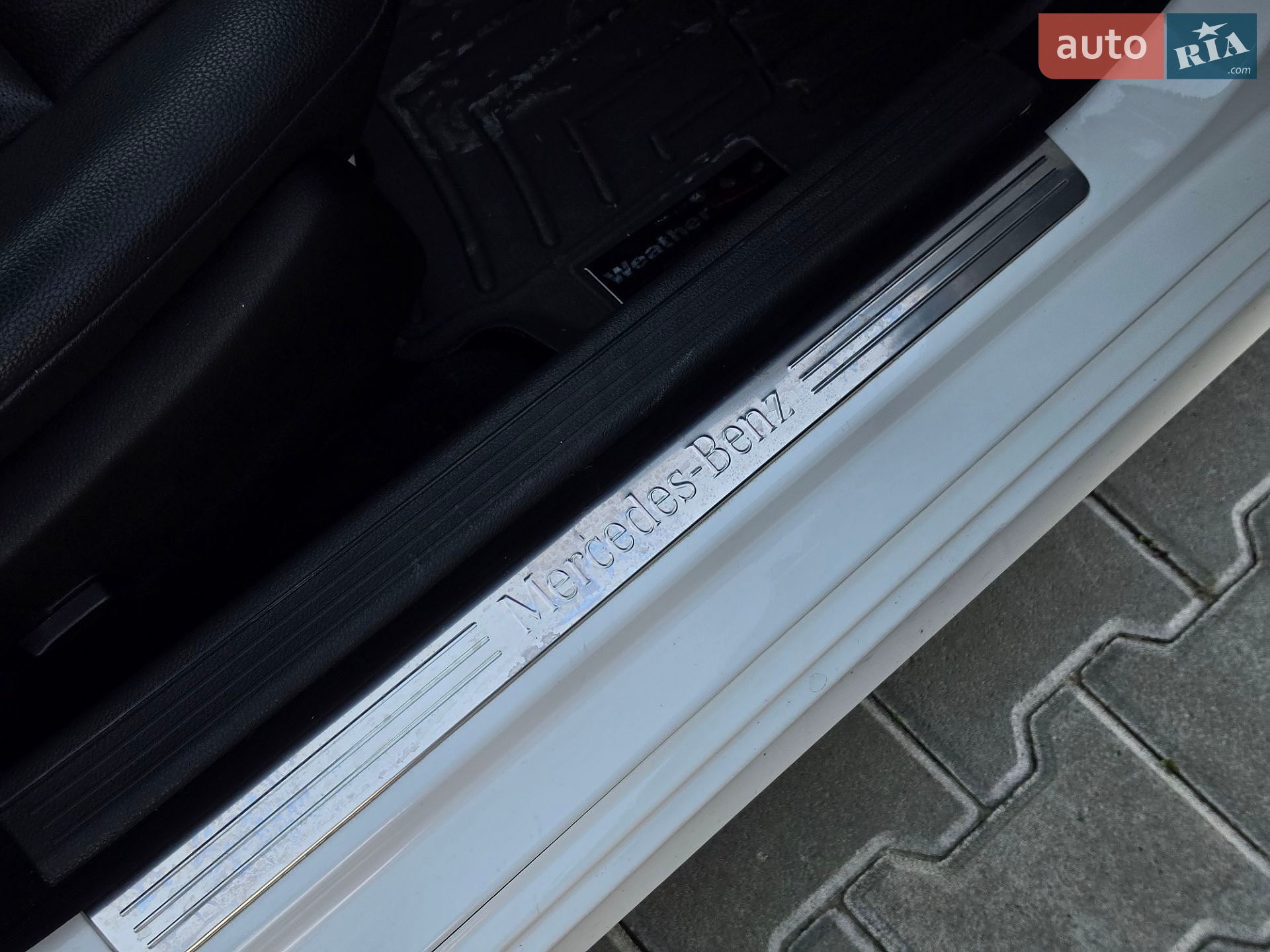 Mercedes-Benz C-Class 2012 VIN WDDGF8AB0DR263849 фото оголошення 33 з 46