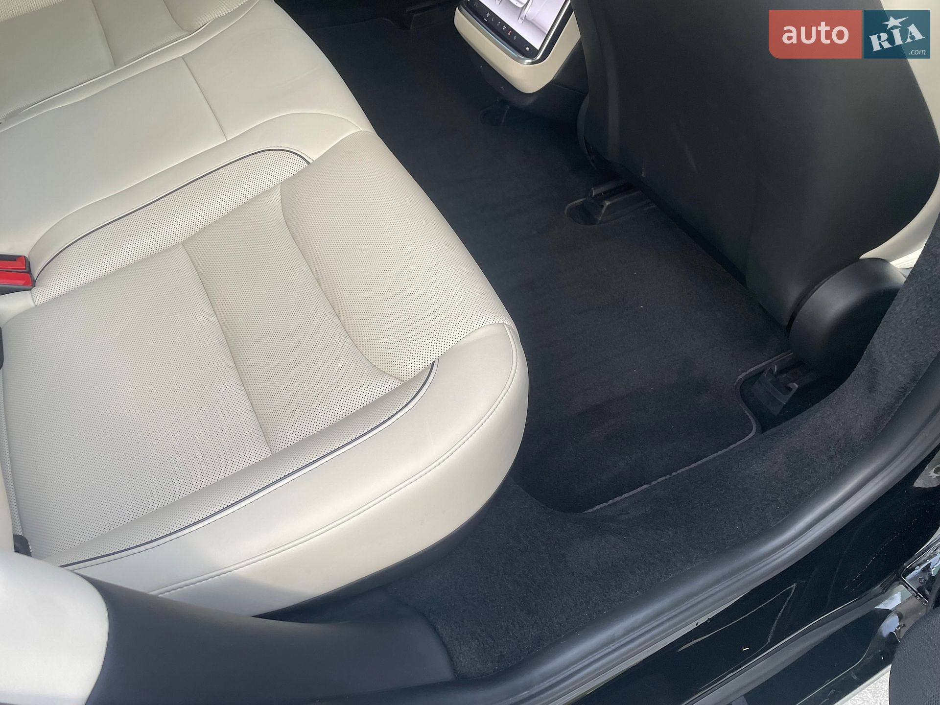 Tesla Model S 2023 VIN 5YJSA1E60PF516234 фото оголошення 31 з 43
