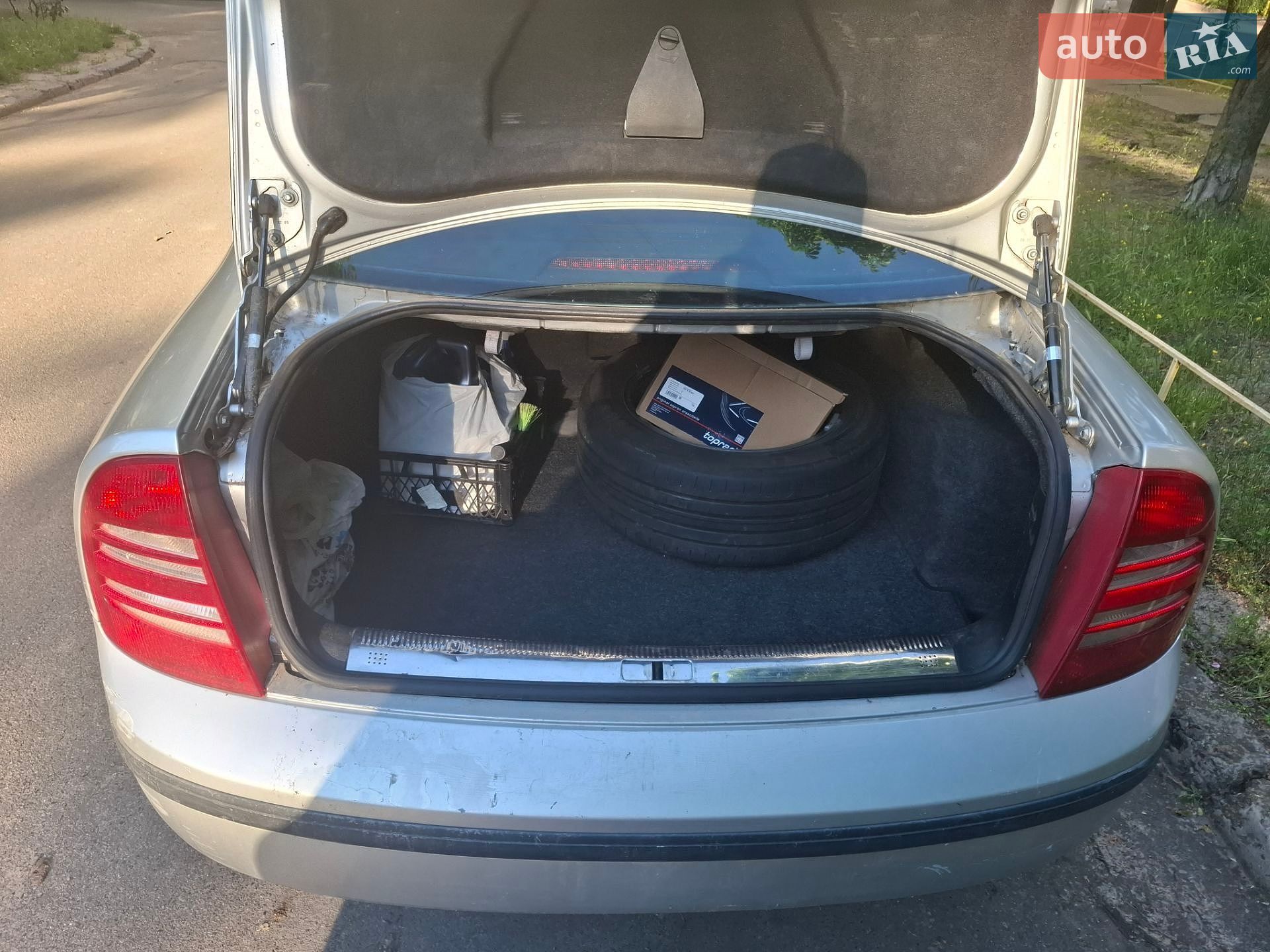 Skoda Superb 2005 VIN TMBDL23UX6B046922 фото оголошення 2 з 75