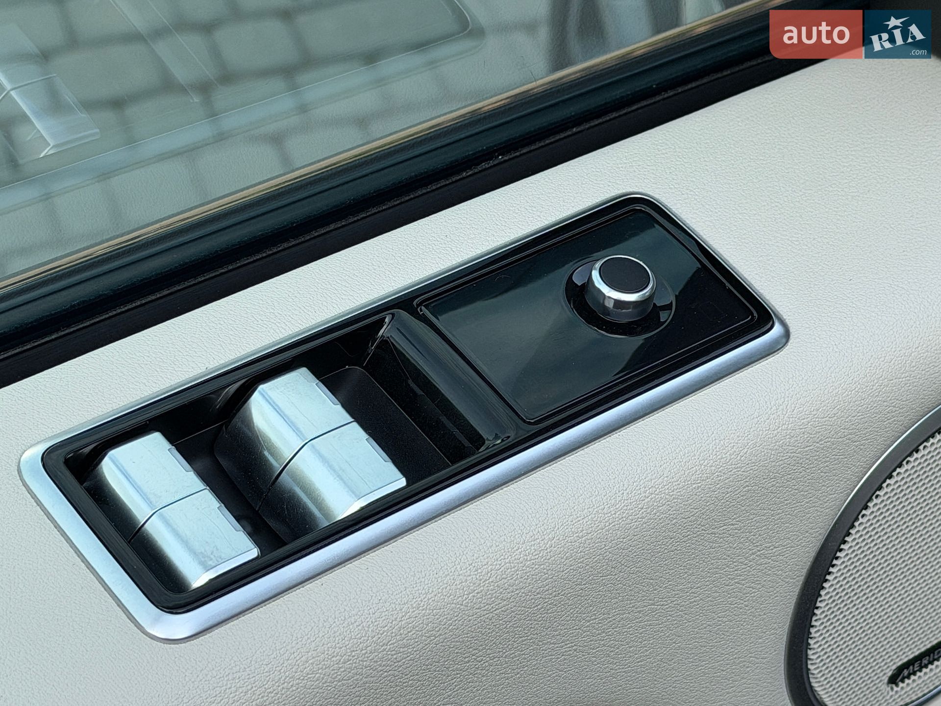 Land Rover Range Rover 2020 VIN SALGA2BK4LA588630 фото оголошення 32 з 106