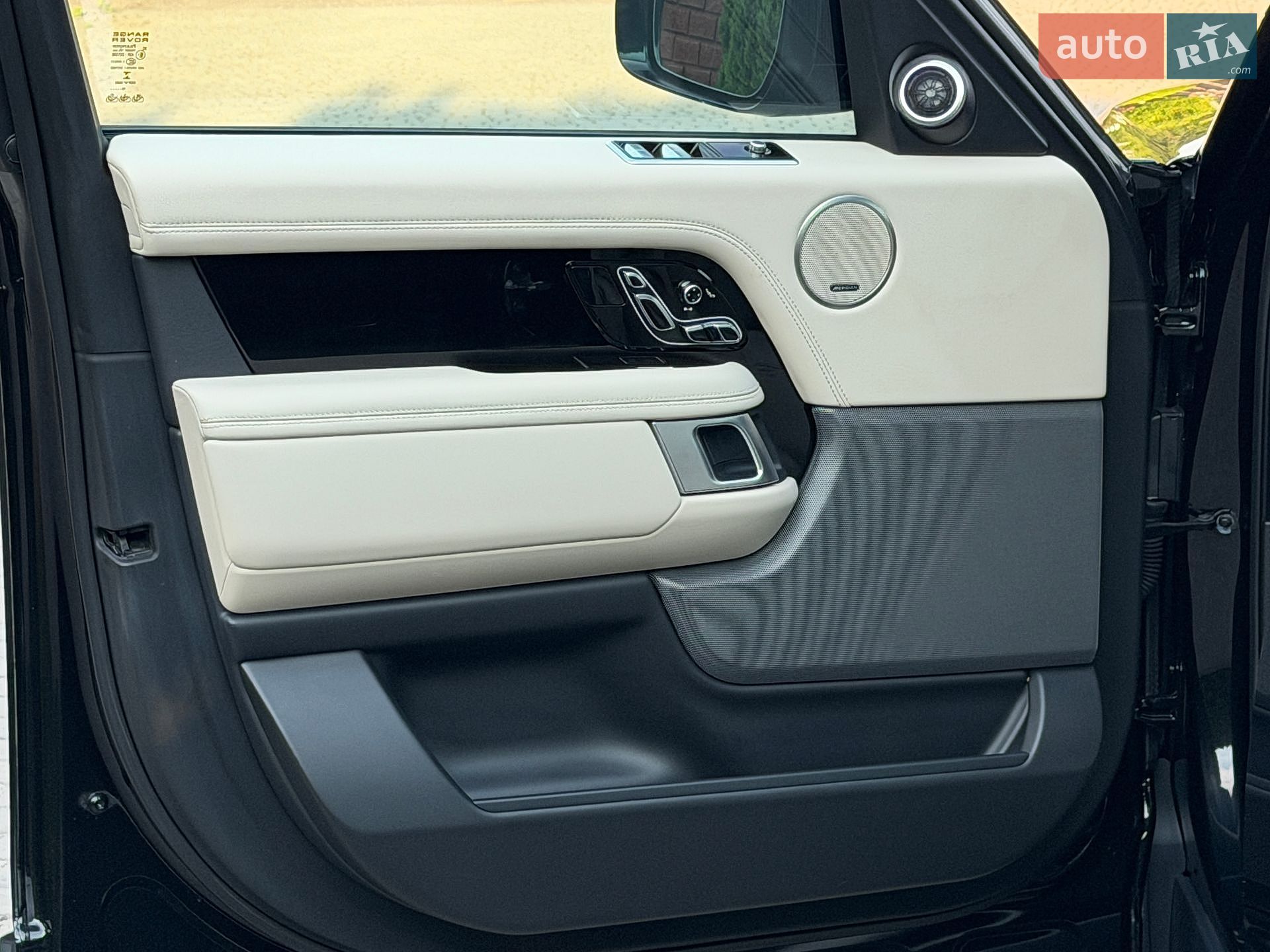 Land Rover Range Rover 2020 VIN SALGA2BK4LA588630 фото оголошення 31 з 106