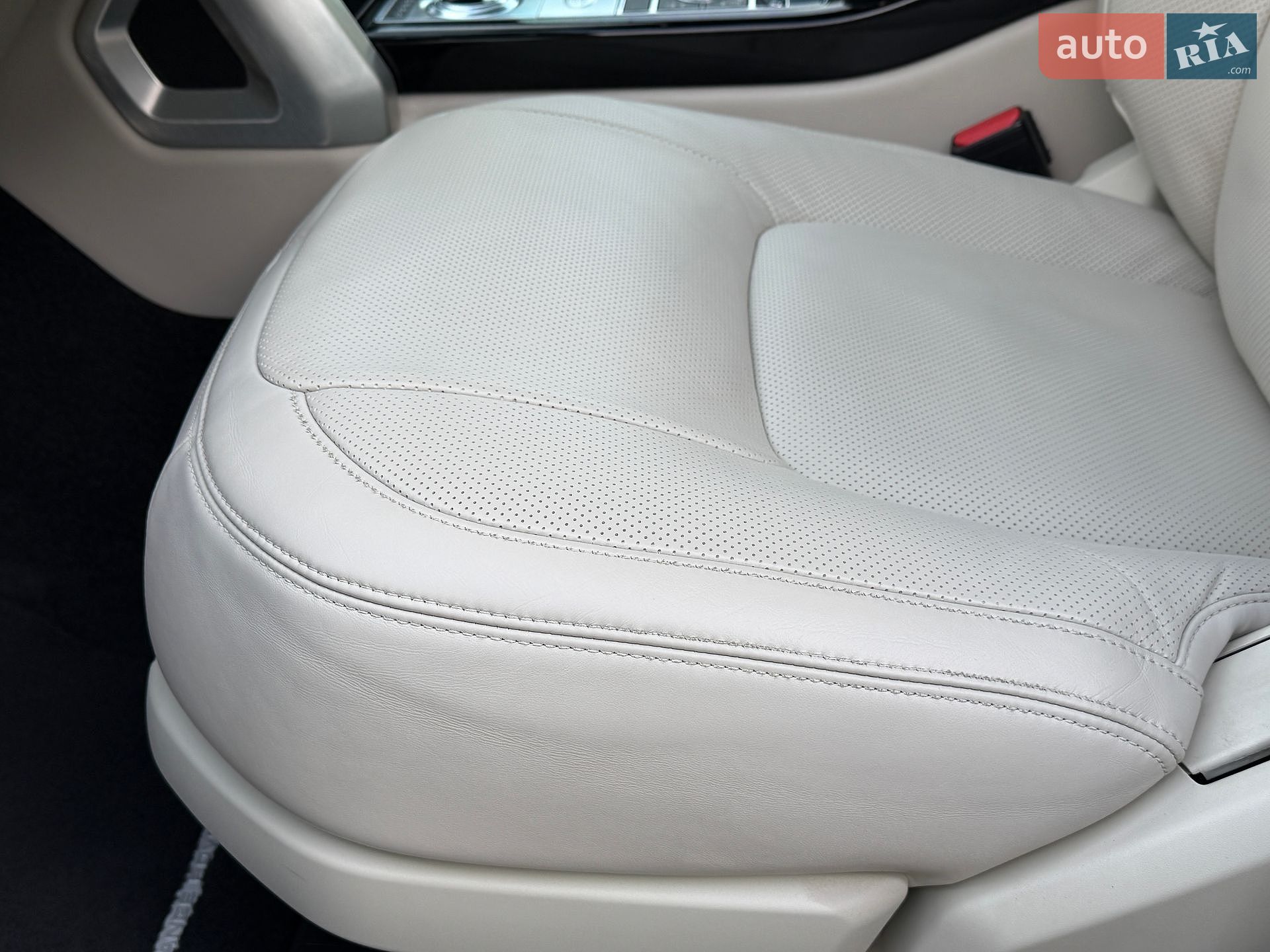 Land Rover Range Rover 2020 VIN SALGA2BK4LA588630 фото оголошення 37 з 106