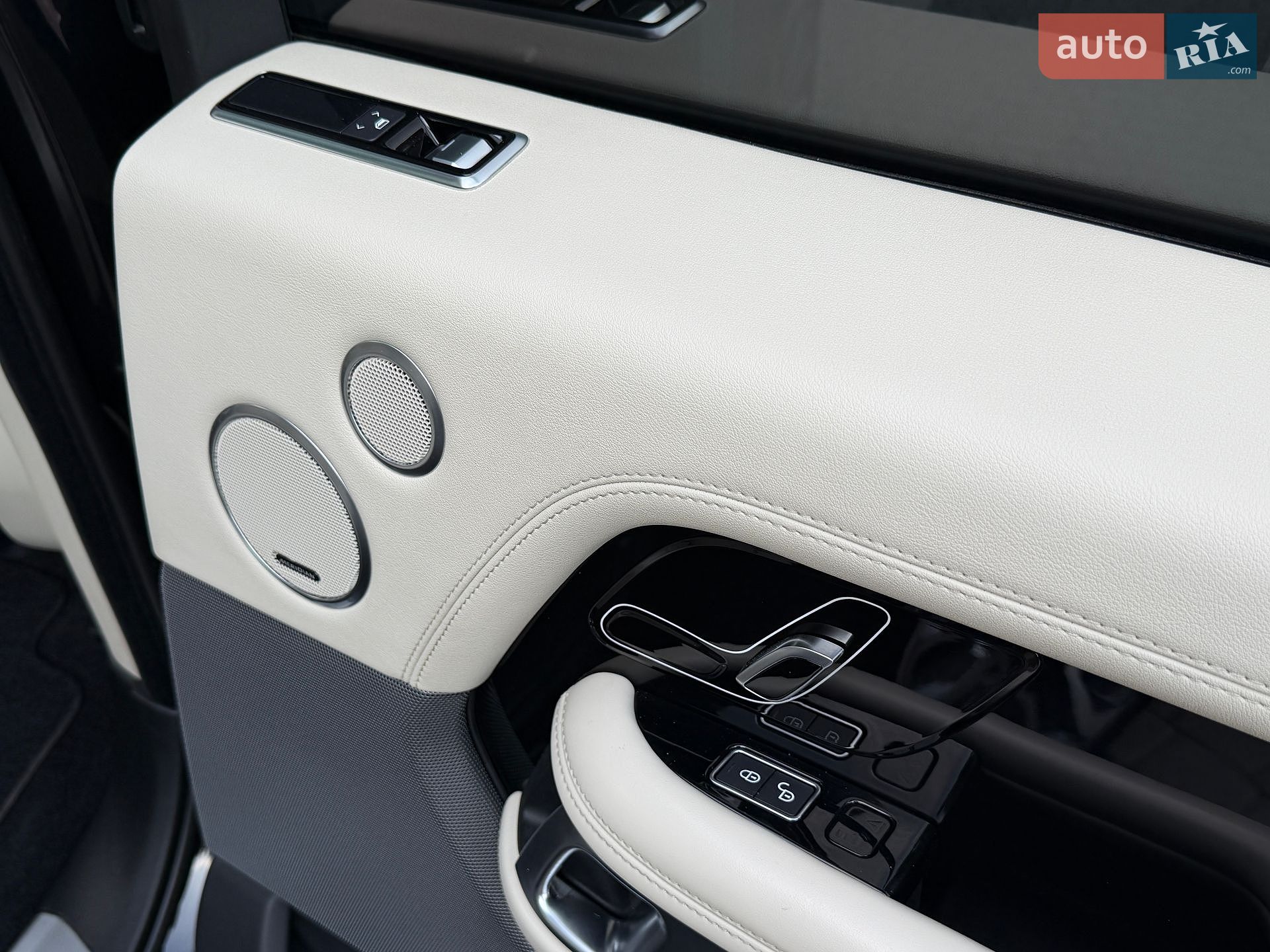 Land Rover Range Rover 2020 VIN SALGA2BK4LA588630 фото оголошення 61 з 106