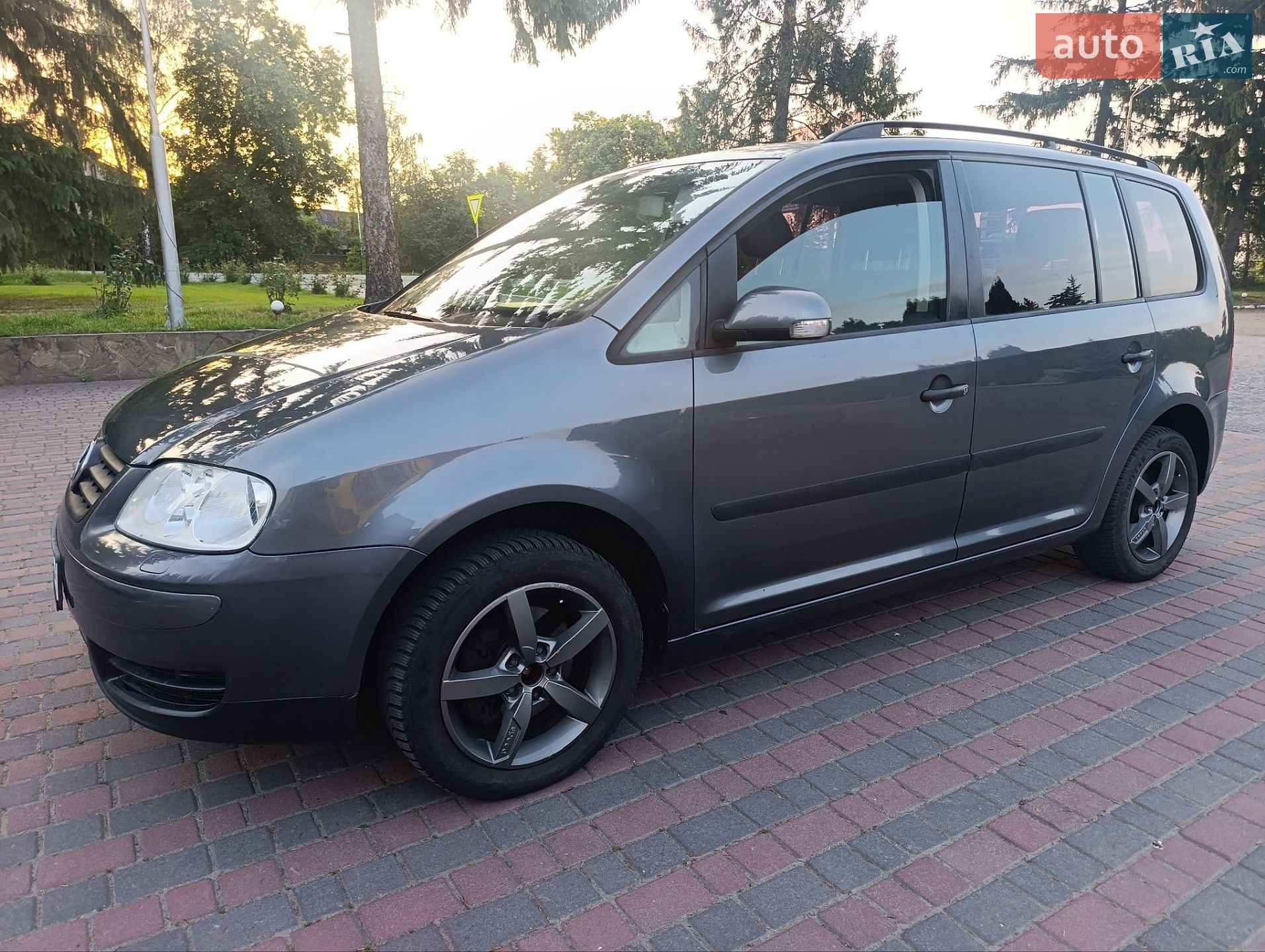 Volkswagen Touran 2004 VIN WVGZZZ1TZ4W065637 фото оголошення 8 з 37