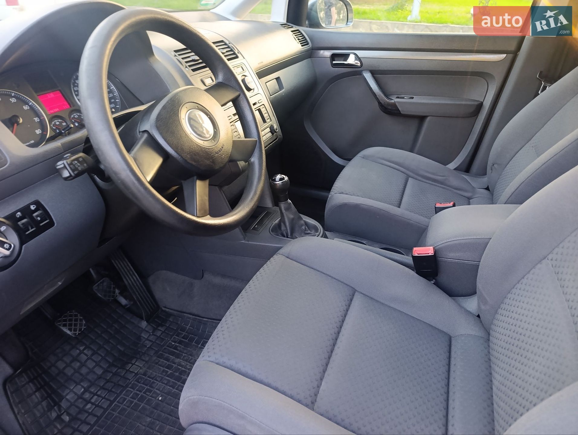 Volkswagen Touran 2004 VIN WVGZZZ1TZ4W065637 фото оголошення 23 з 37