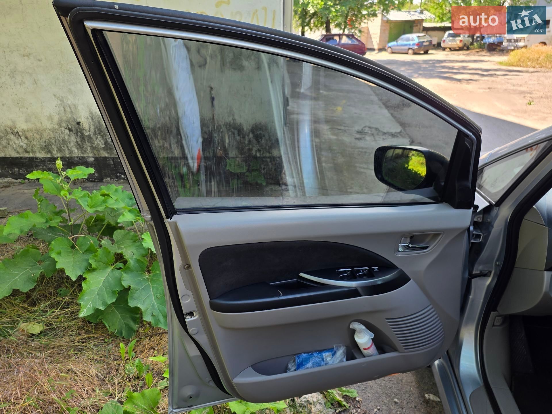 Mitsubishi Grandis 2006 VIN JMBLRNA4W6Z001272 фото оголошення 14 з 52