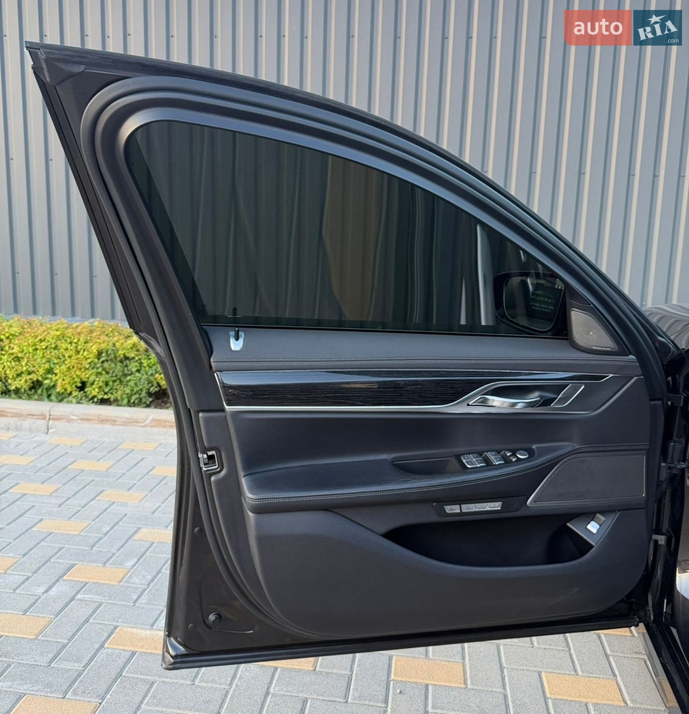 BMW 7 Series 2016 VIN WBA7C410X0G640121 фото оголошення 9 з 30