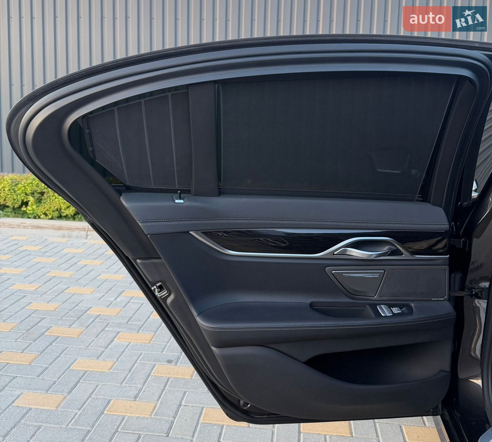 BMW 7 Series 2016 VIN WBA7C410X0G640121 фото оголошення 11 з 30