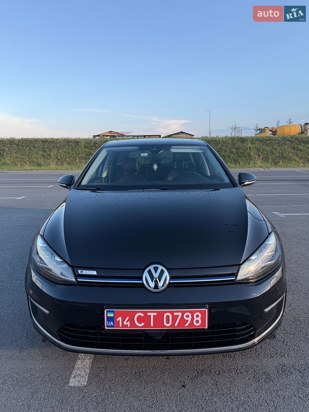 Volkswagen e-Golf 2017 VIN WVWZZZAUZH8950477 фото оголошення 3 з 36