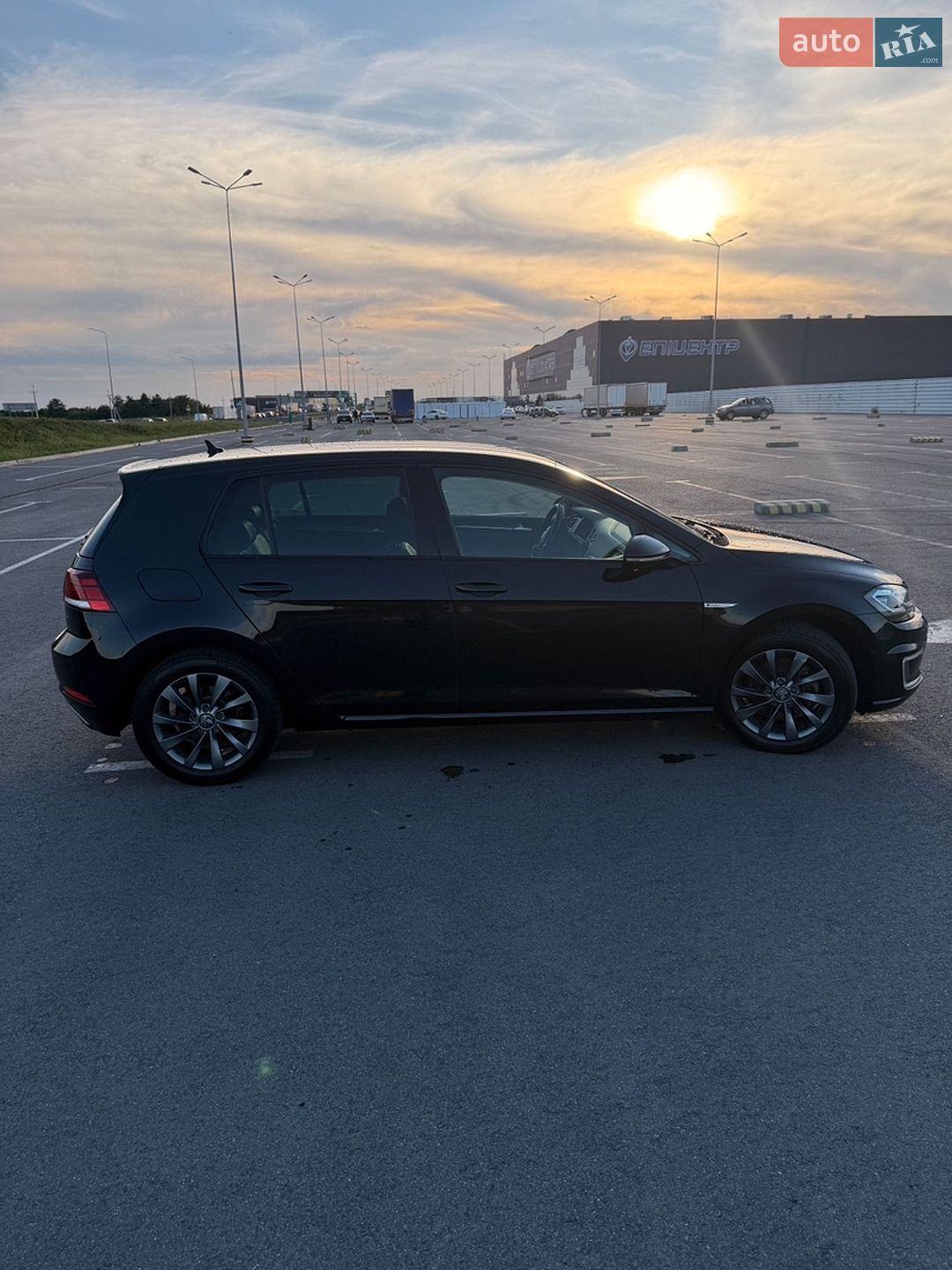 Volkswagen e-Golf 2017 VIN WVWZZZAUZH8950477 фото оголошення 13 з 36