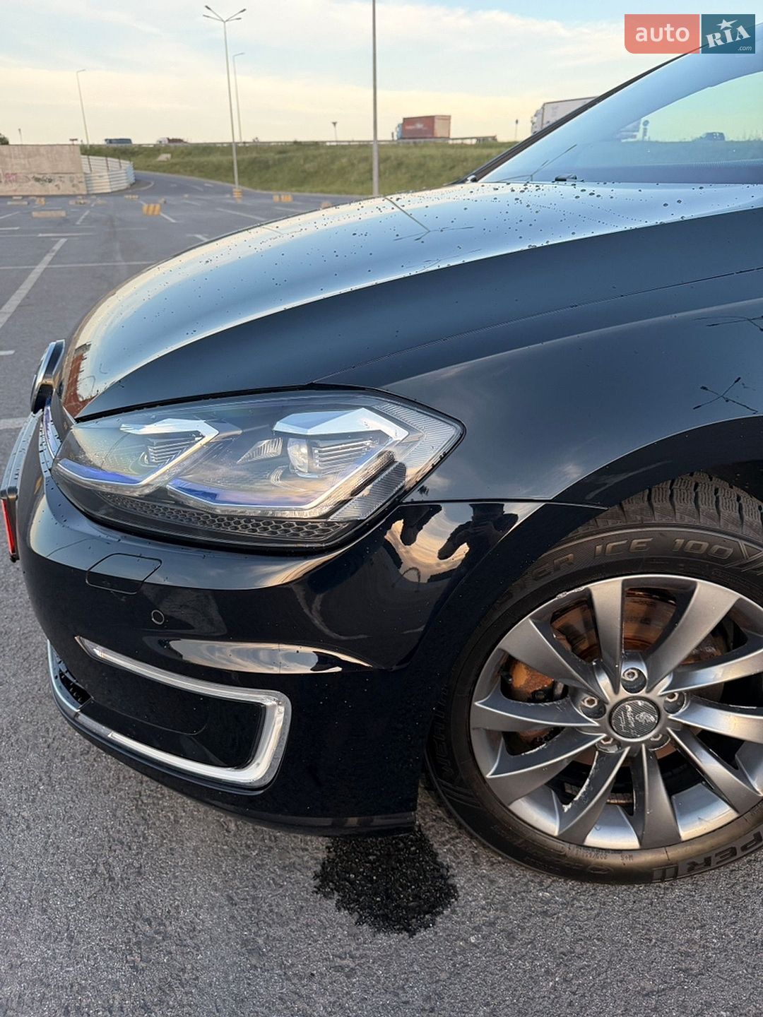 Volkswagen e-Golf 2017 VIN WVWZZZAUZH8950477 фото оголошення 14 з 36
