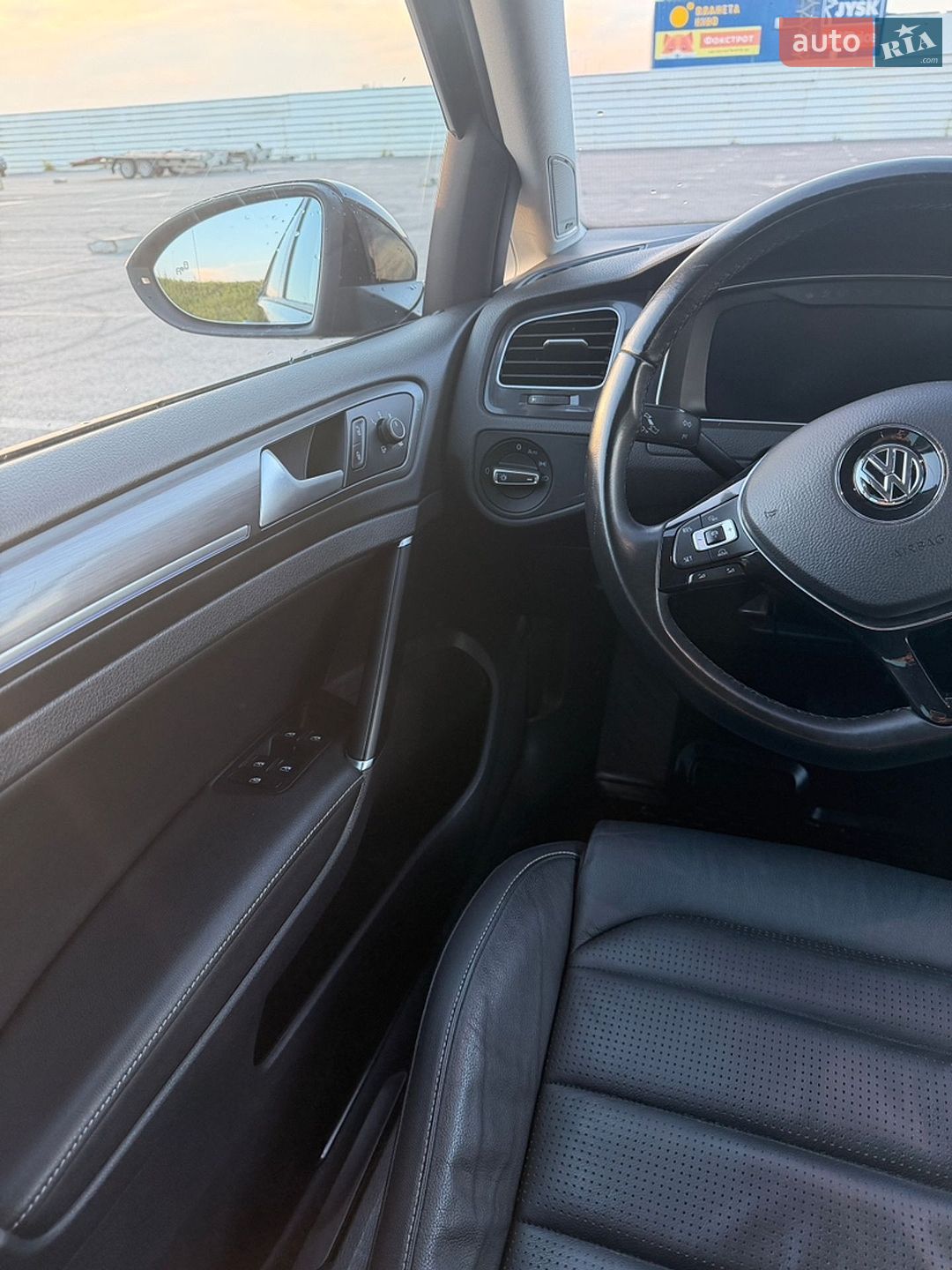 Volkswagen e-Golf 2017 VIN WVWZZZAUZH8950477 фото оголошення 20 з 36