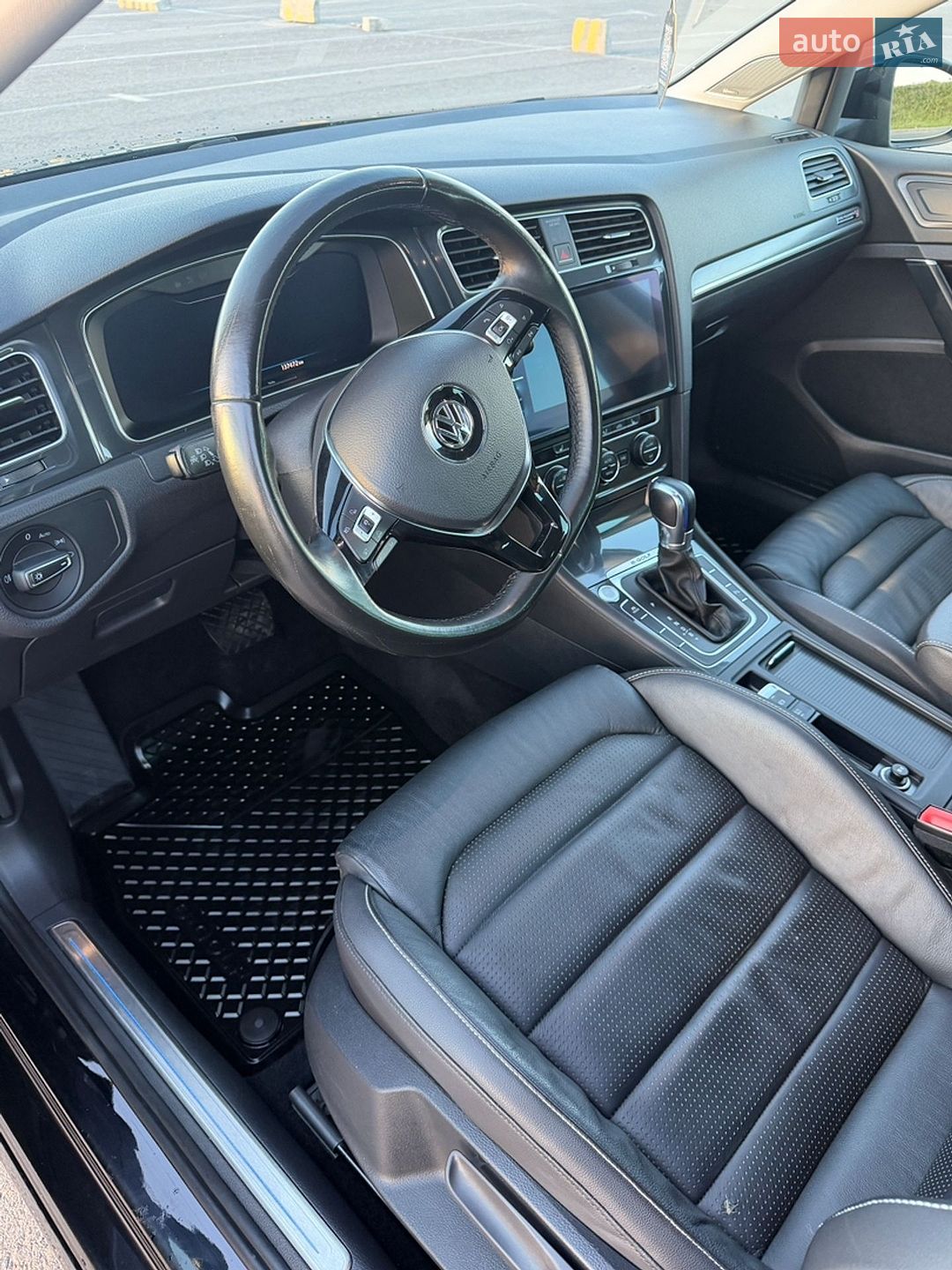 Volkswagen e-Golf 2017 VIN WVWZZZAUZH8950477 фото оголошення 26 з 36